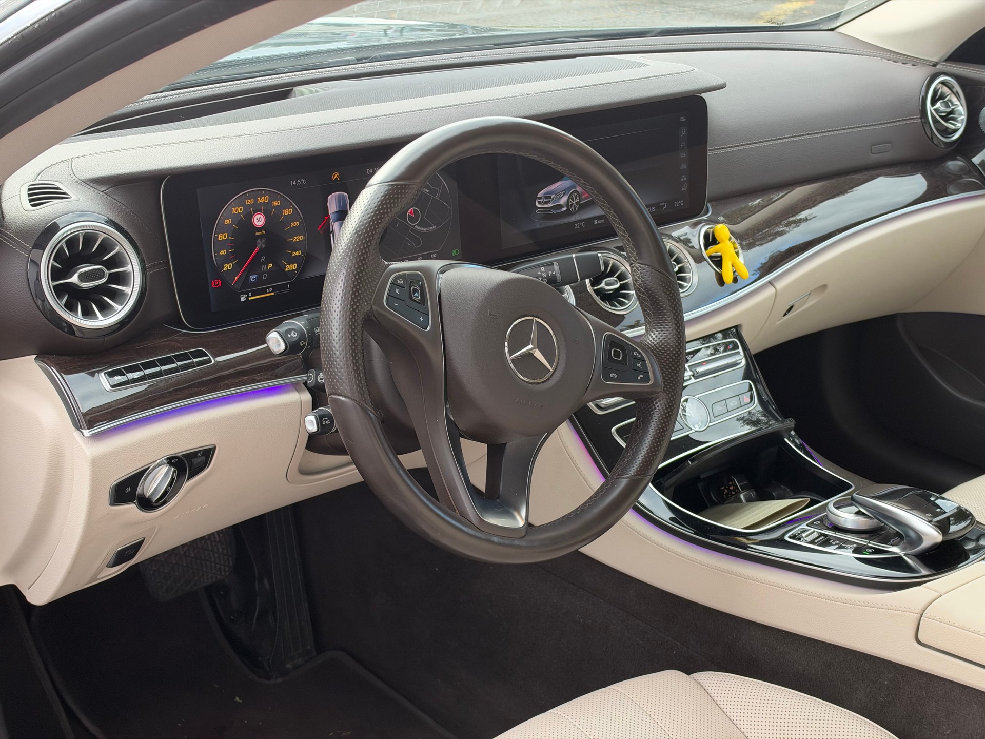 MERCEDES-BENZ E 400 Coupé AMG Line 4 Matic 9G-Tronic-image-12