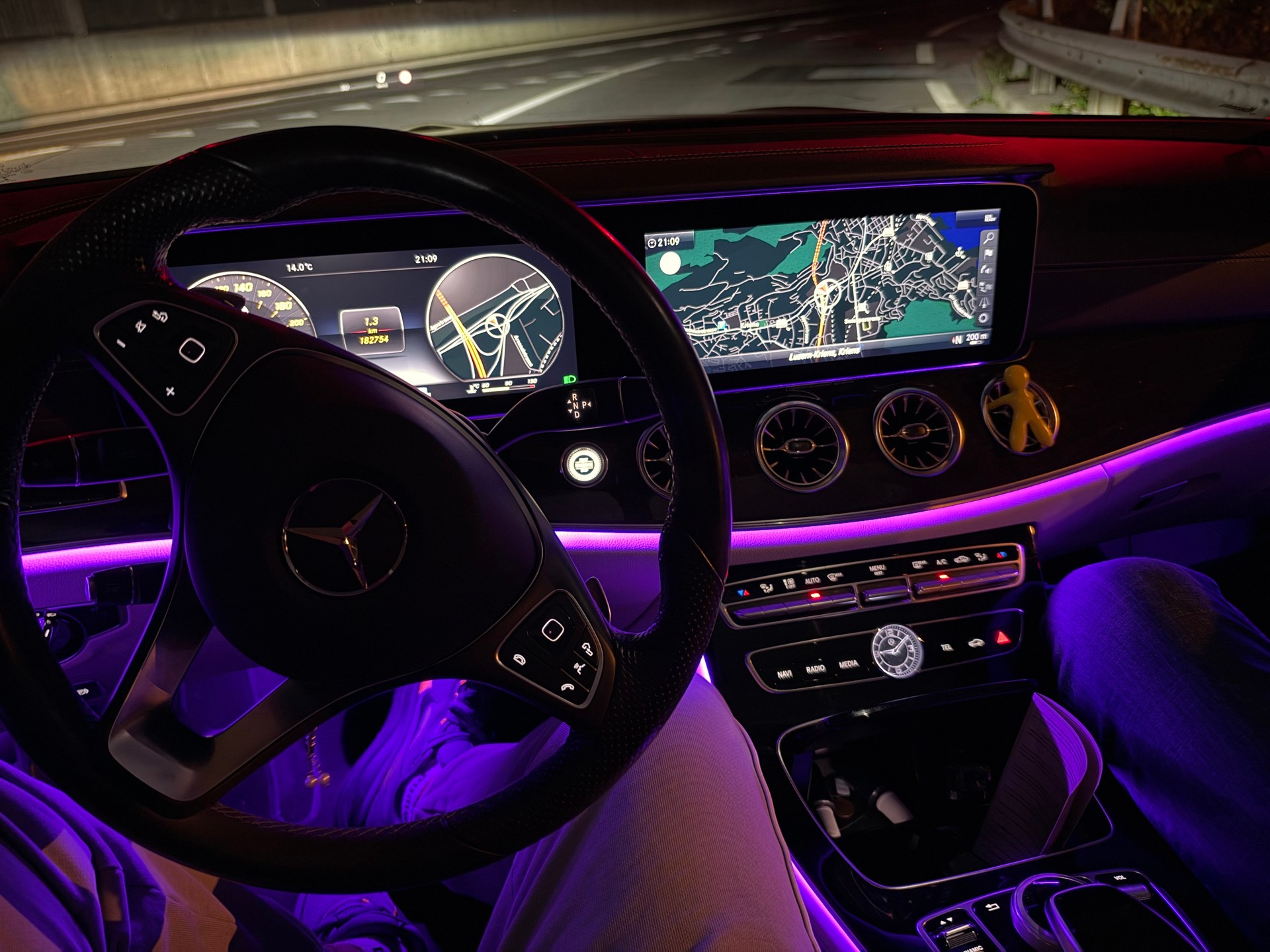 MERCEDES-BENZ E 400 Coupé AMG Line 4 Matic 9G-Tronic-image-19