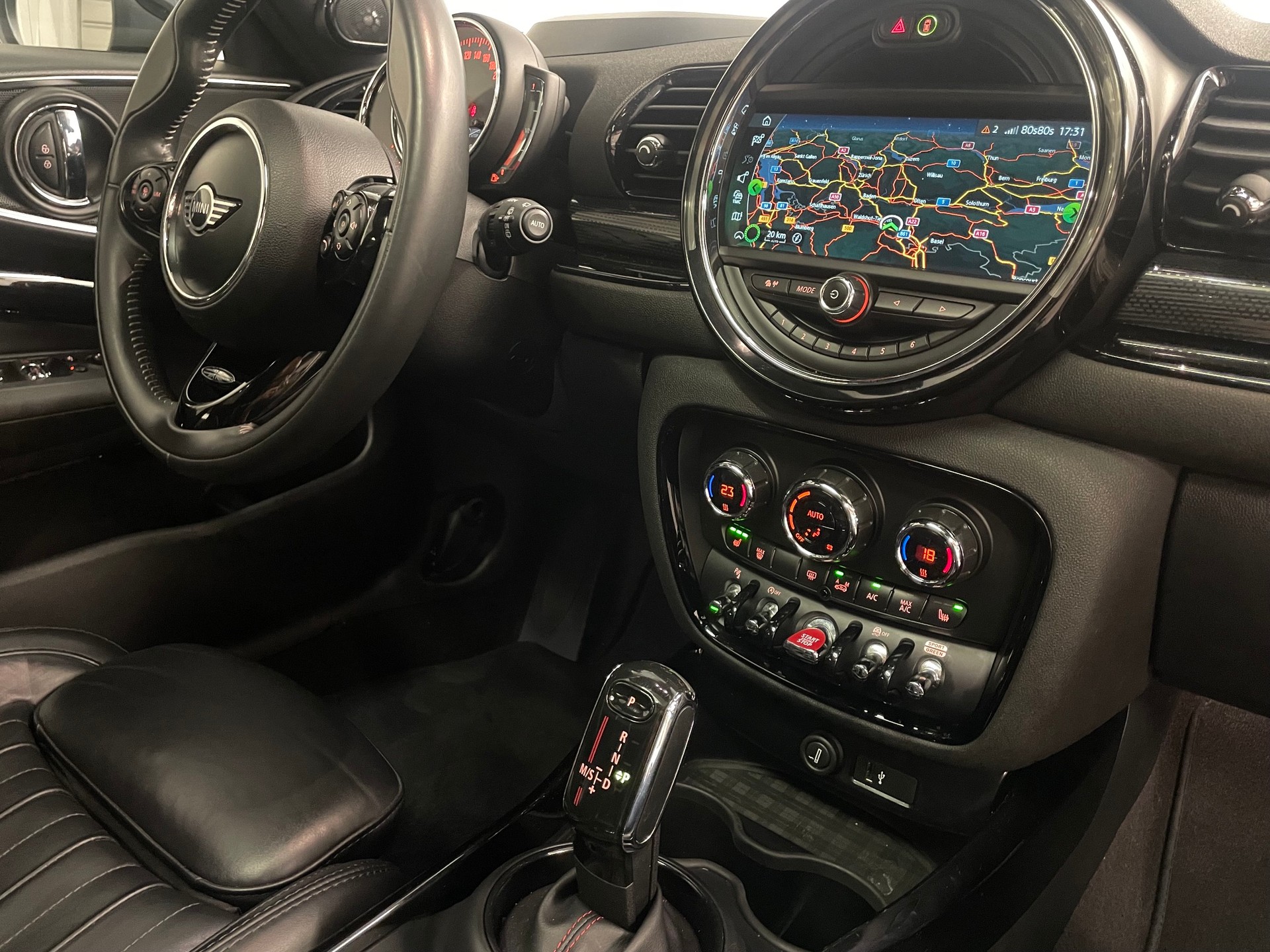 MINI Clubman Cooper SD ALL4 Steptronic-image-12