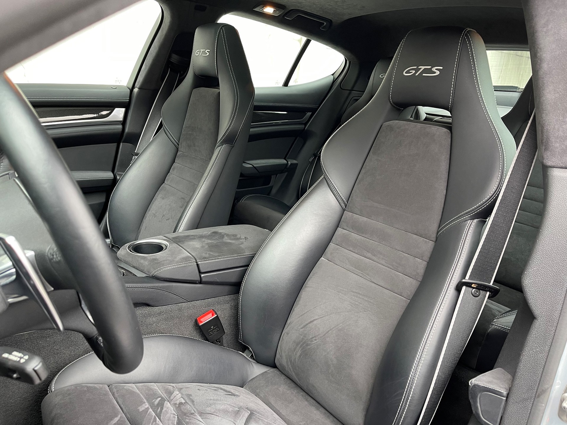 PORSCHE Panamera GTS 4.8 PDK-image-12