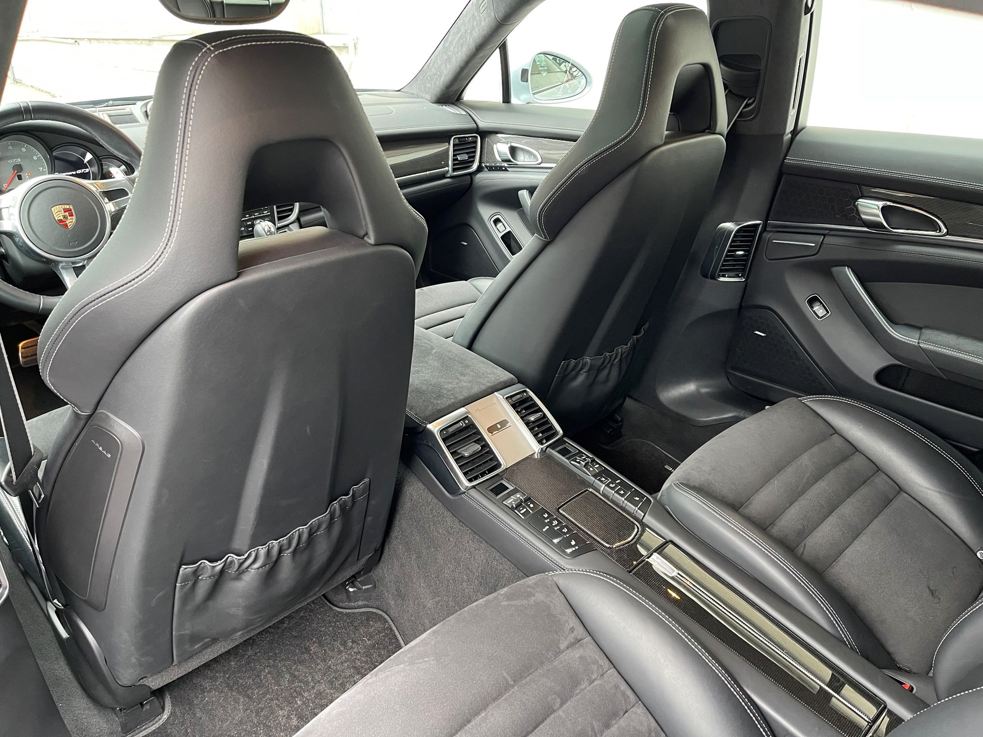 PORSCHE Panamera GTS 4.8 PDK-image-14