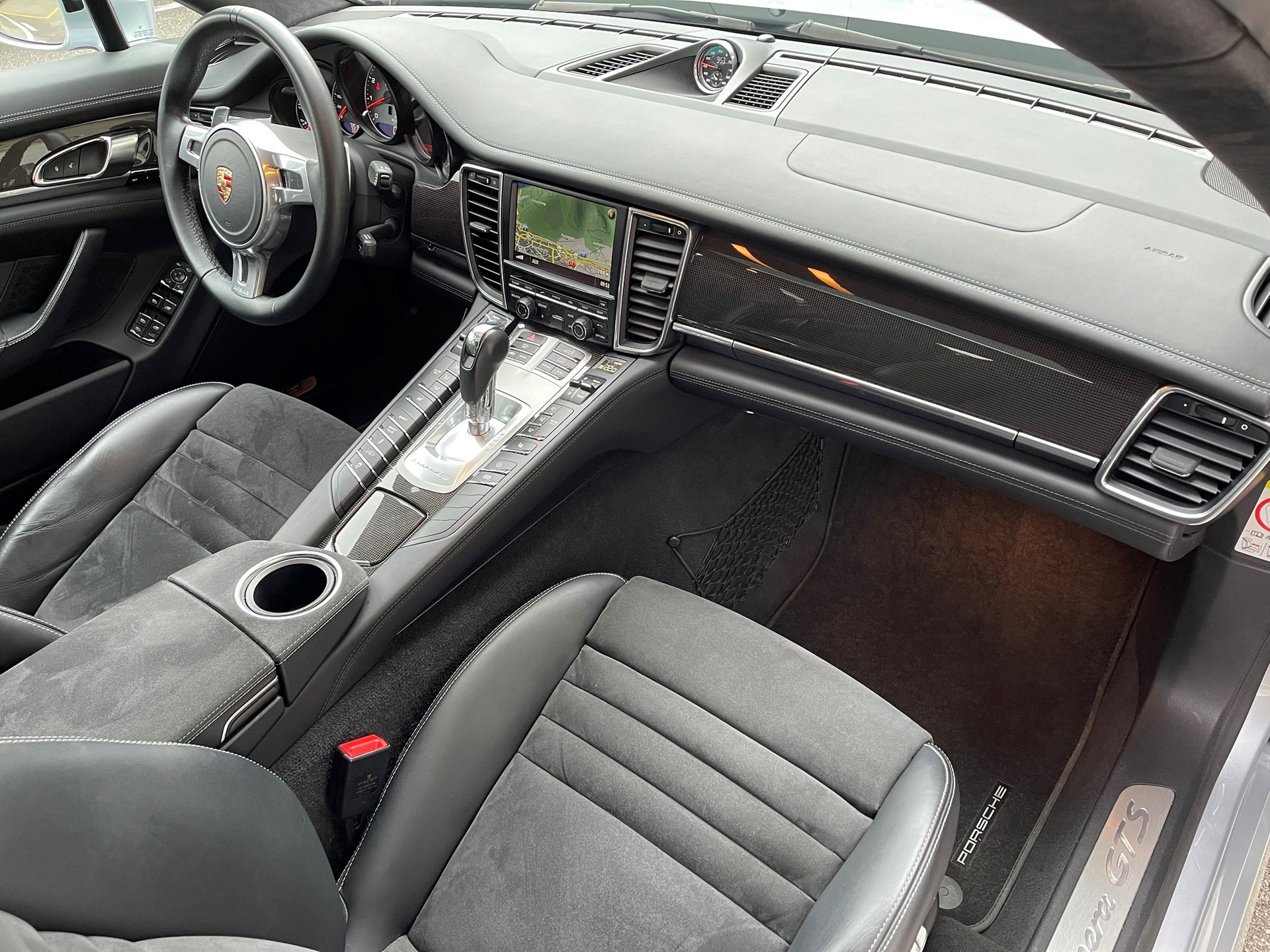 PORSCHE Panamera GTS 4.8 PDK-image-11