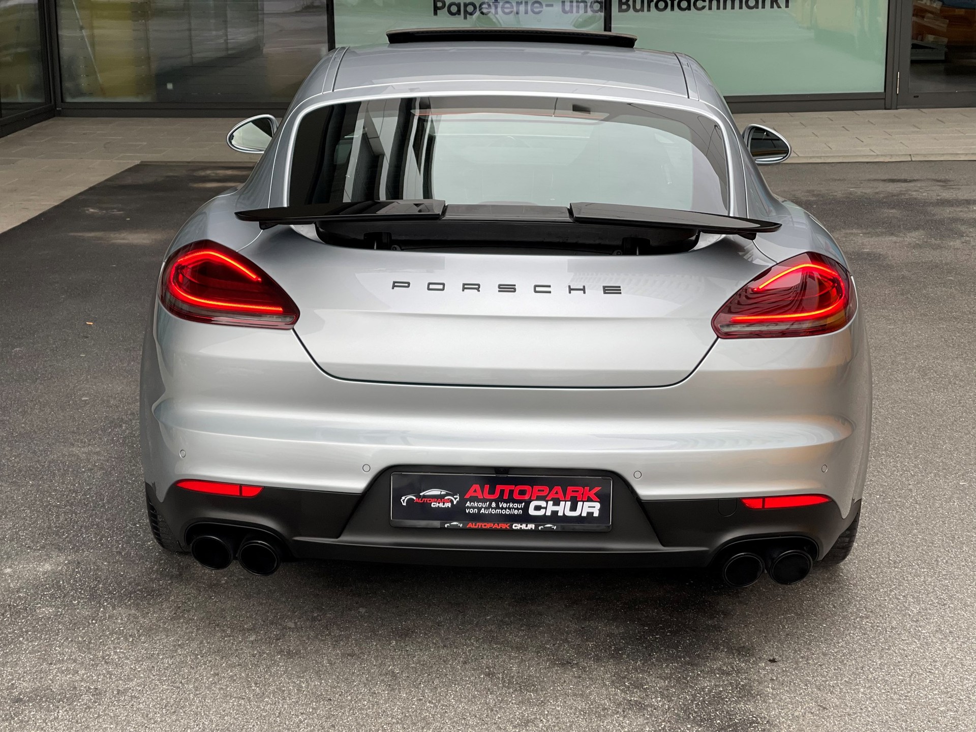 PORSCHE Panamera GTS 4.8 PDK-image-3