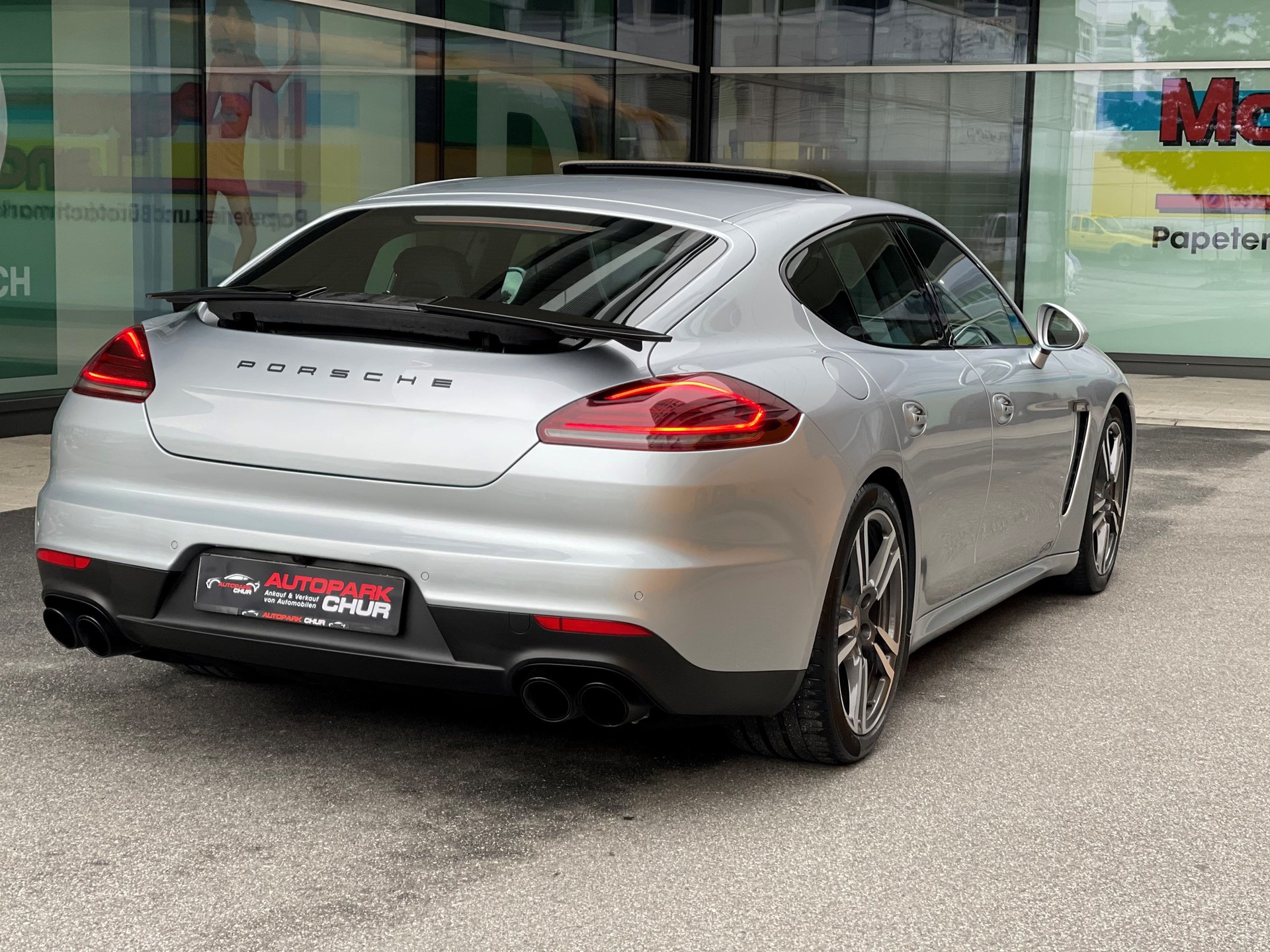 PORSCHE Panamera GTS 4.8 PDK-image-4