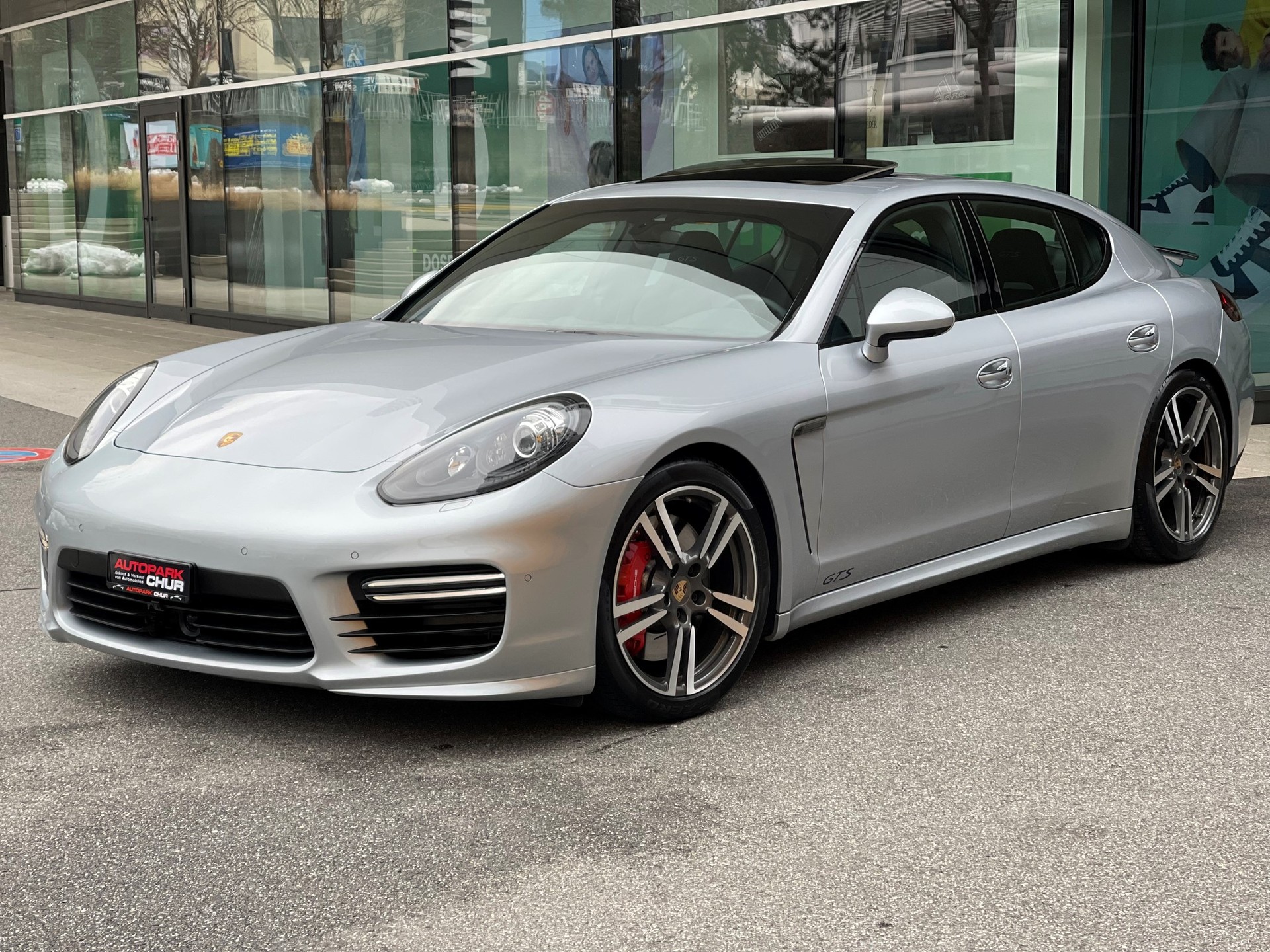 PORSCHE Panamera GTS 4.8 PDK-image-1