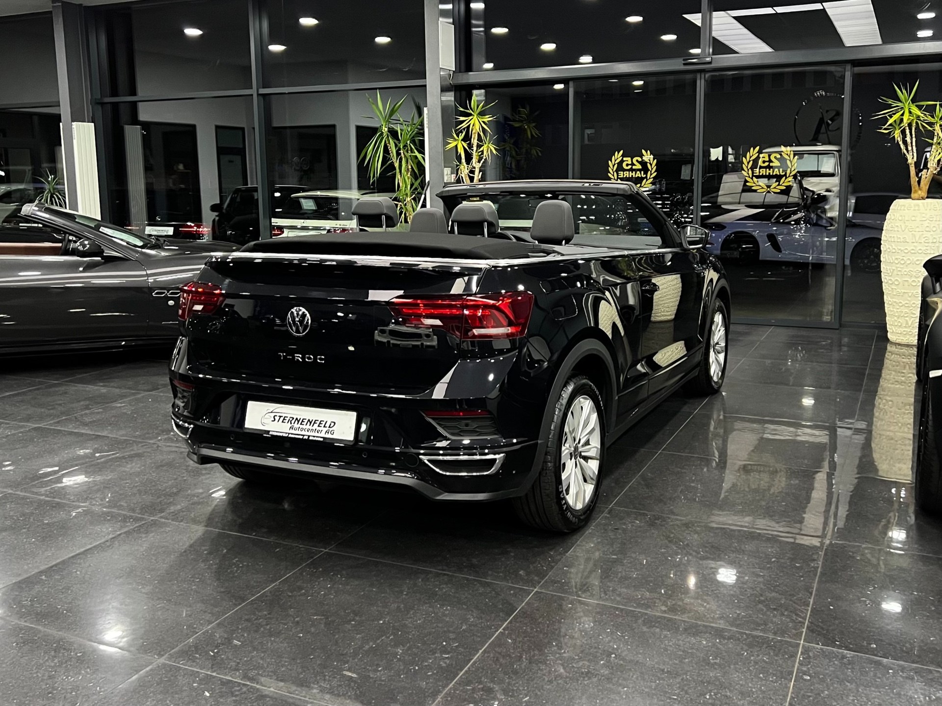 VW T-Roc Cabriolet 1.5 TSI EVO R-Line DSG-image-4