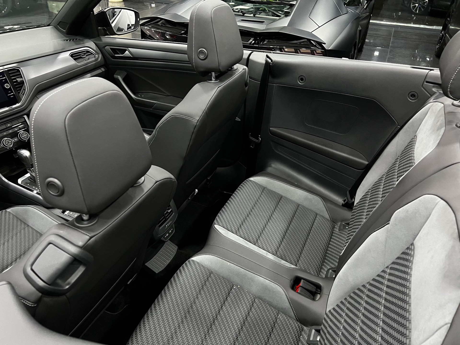 VW T-Roc Cabriolet 1.5 TSI EVO R-Line DSG-image-9
