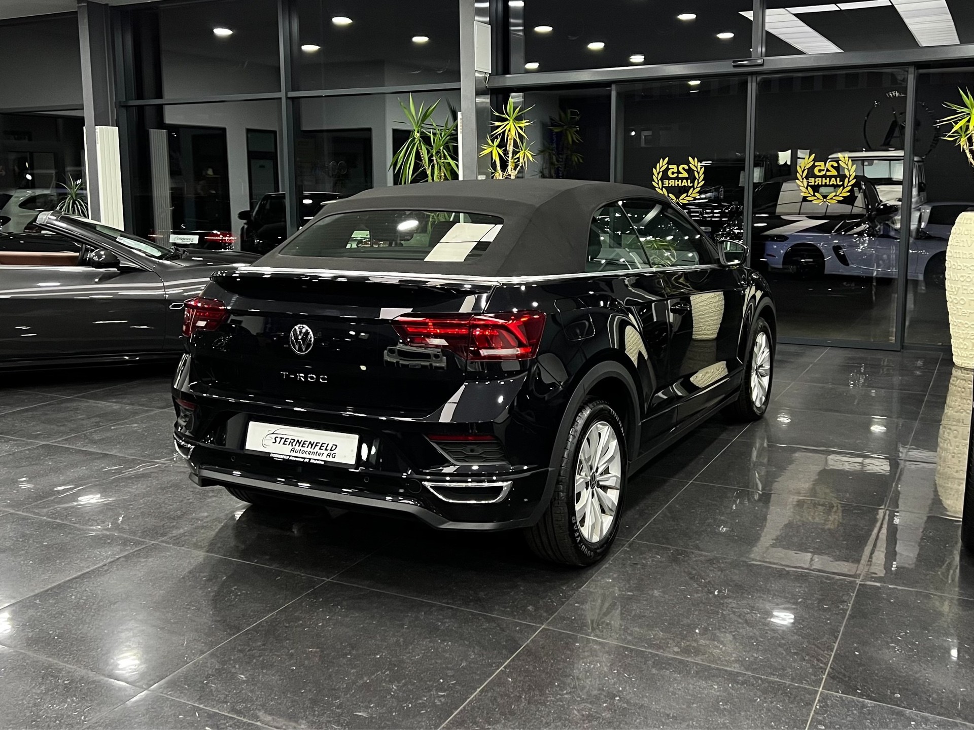 VW T-Roc Cabriolet 1.5 TSI EVO R-Line DSG-image-5