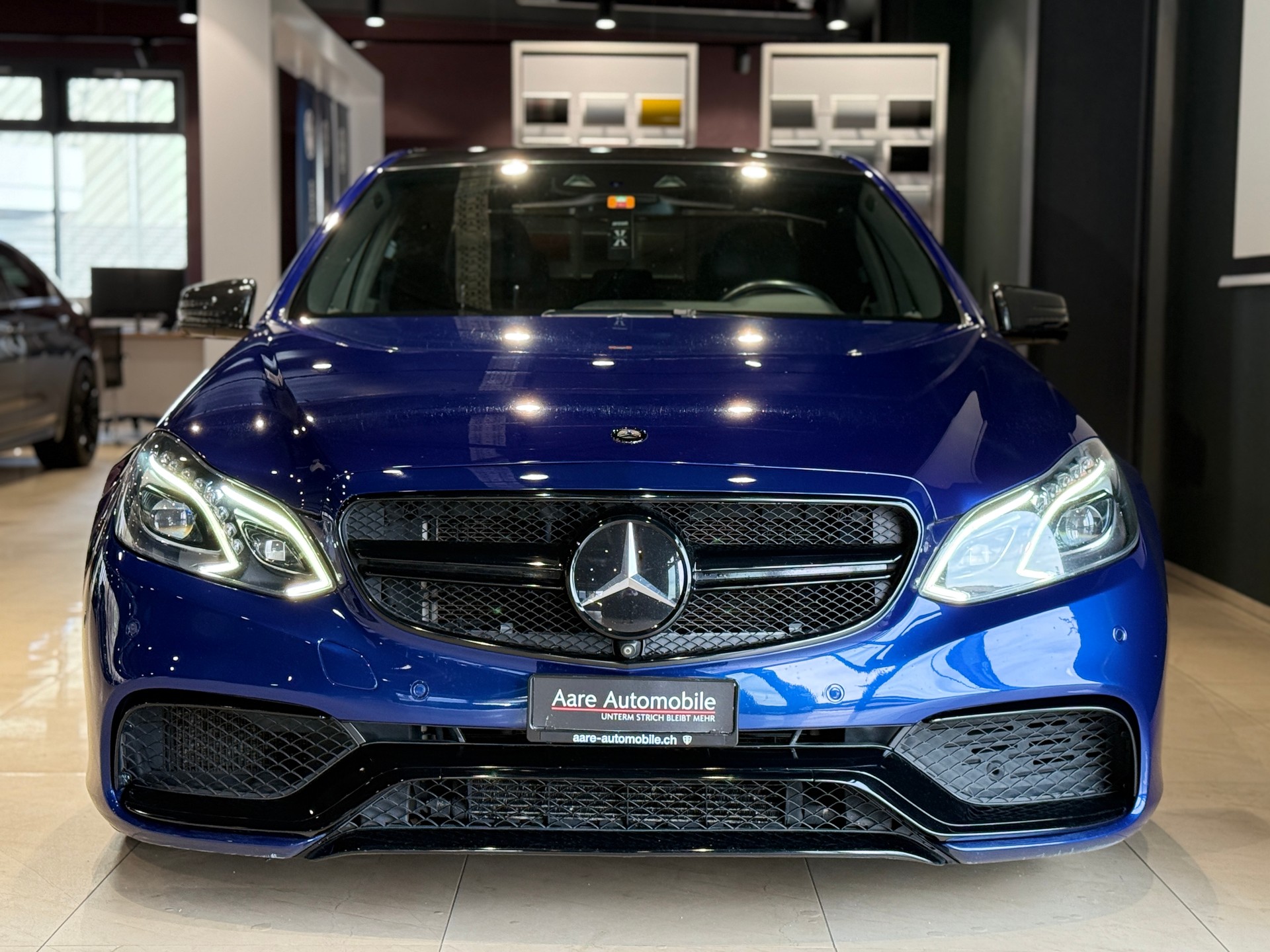 MERCEDES-BENZ E 63 AMG Speedshift-showroom-element-1