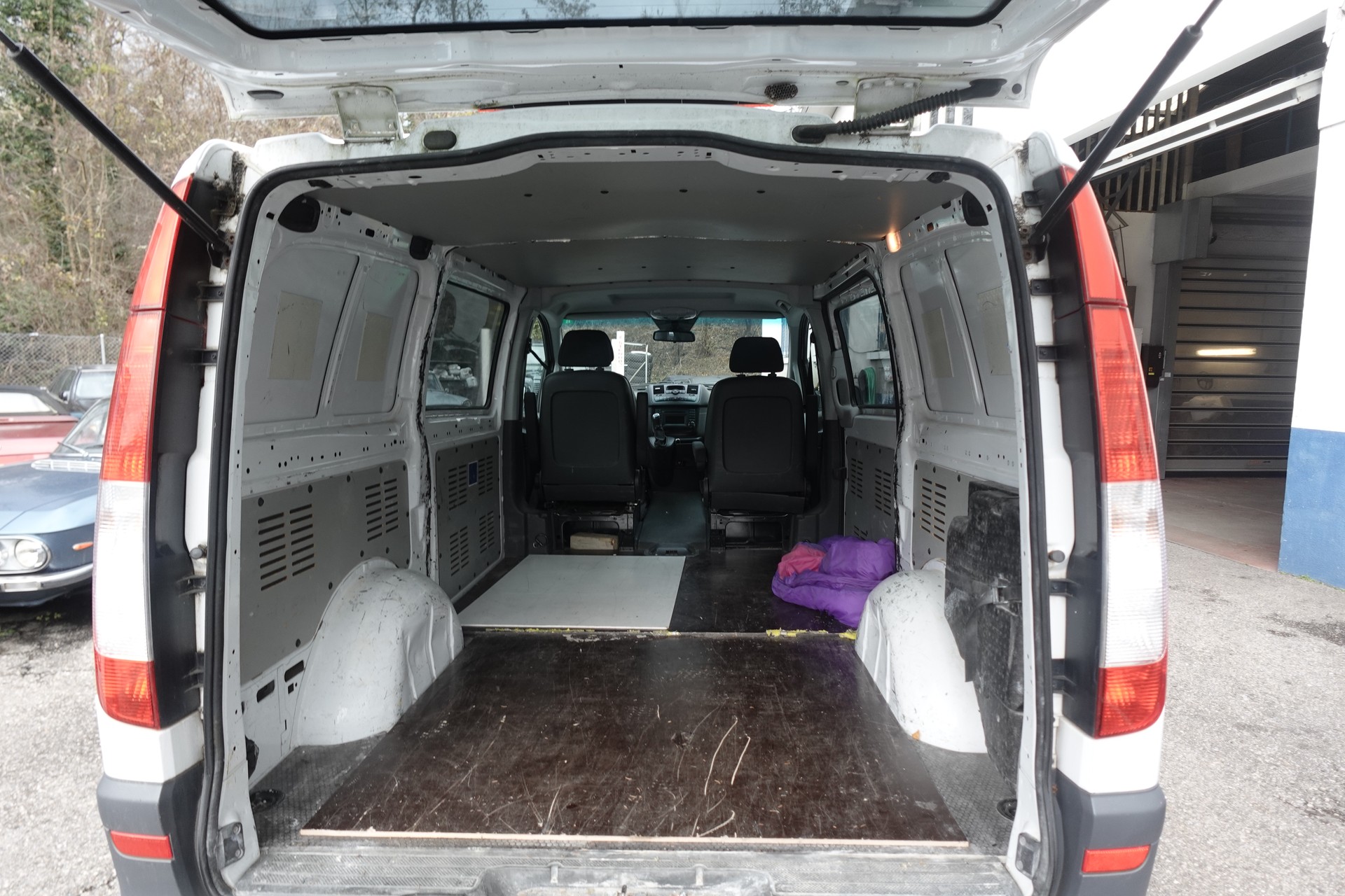 MERCEDES-BENZ Vito 116 CDI Blue Efficiency 4Matic A-image-4