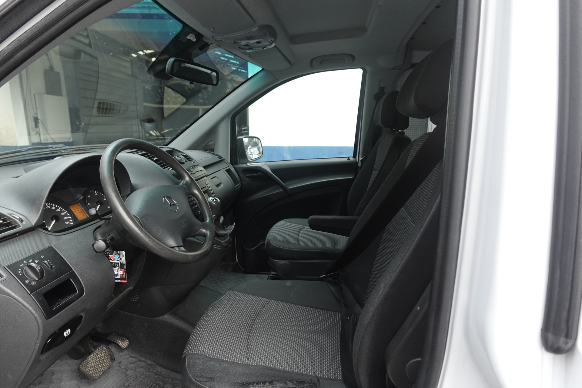 MERCEDES-BENZ Vito 116 CDI Blue Efficiency 4Matic A-image-5