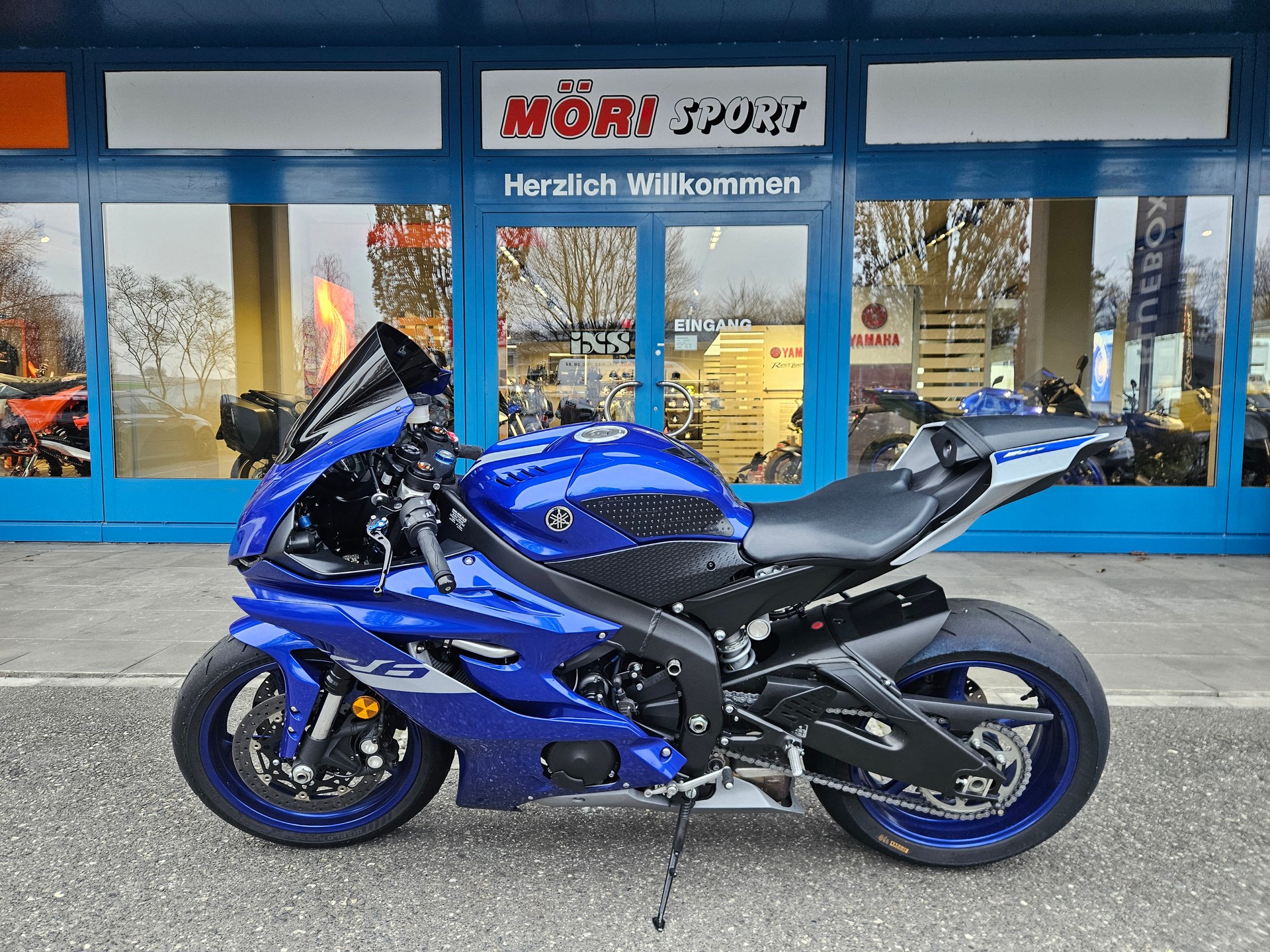 YAMAHA YZF-R6-showroom-element-3