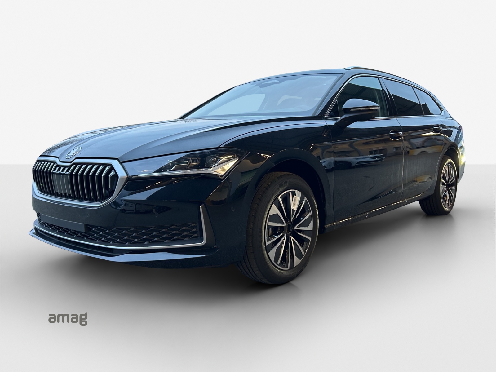 SKODA Superb Combi 2.0 TDi Selection 4x4 DSG-image-0
