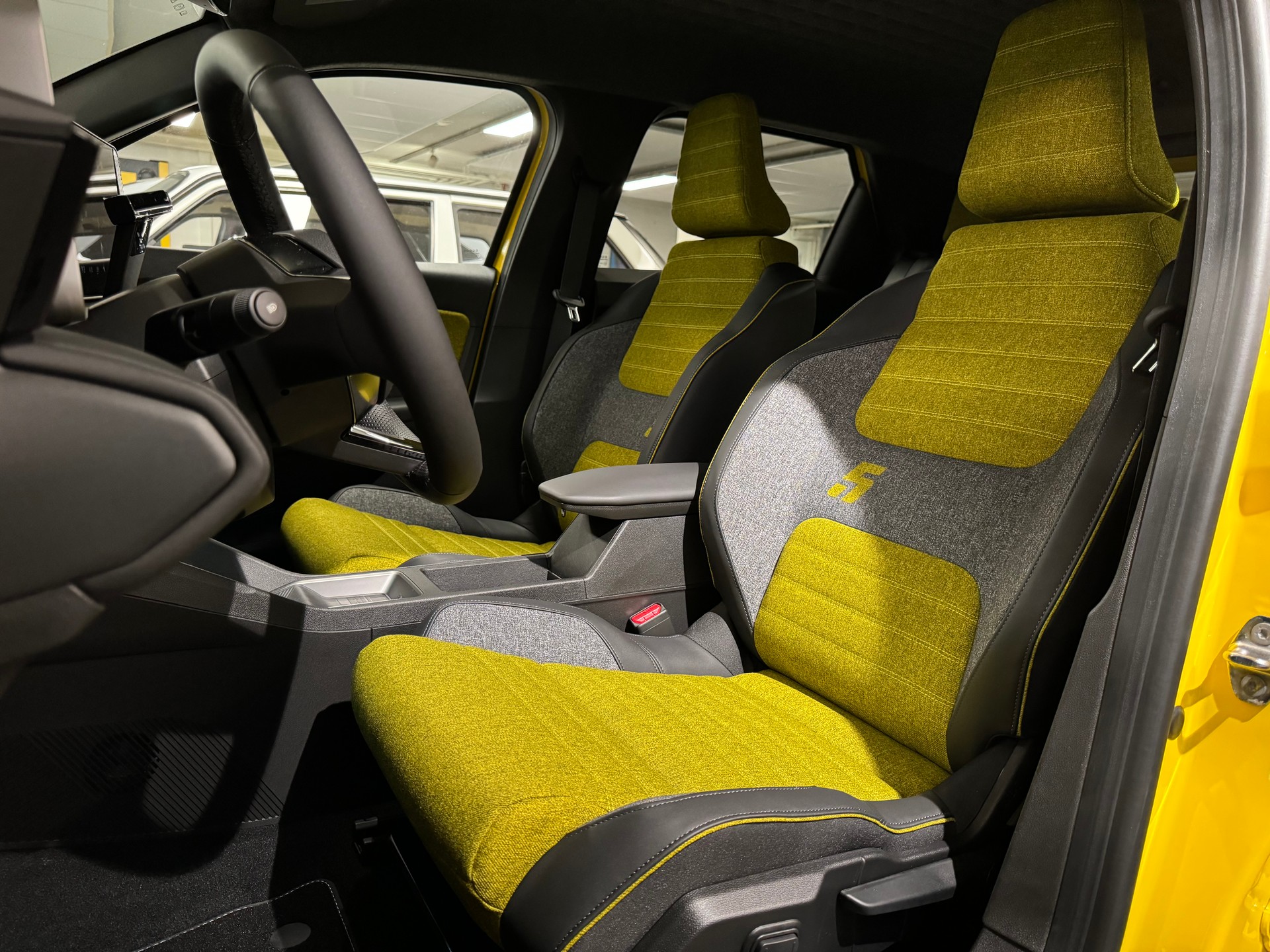 RENAULT R5 E-TECH 100% ELECTRIC iconic five 150PS Comfort Range-image-7