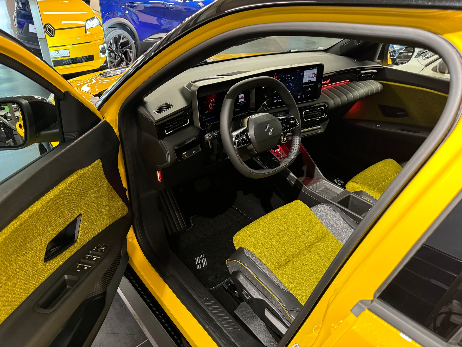 RENAULT R5 E-TECH 100% ELECTRIC iconic five 150PS Comfort Range-image-5