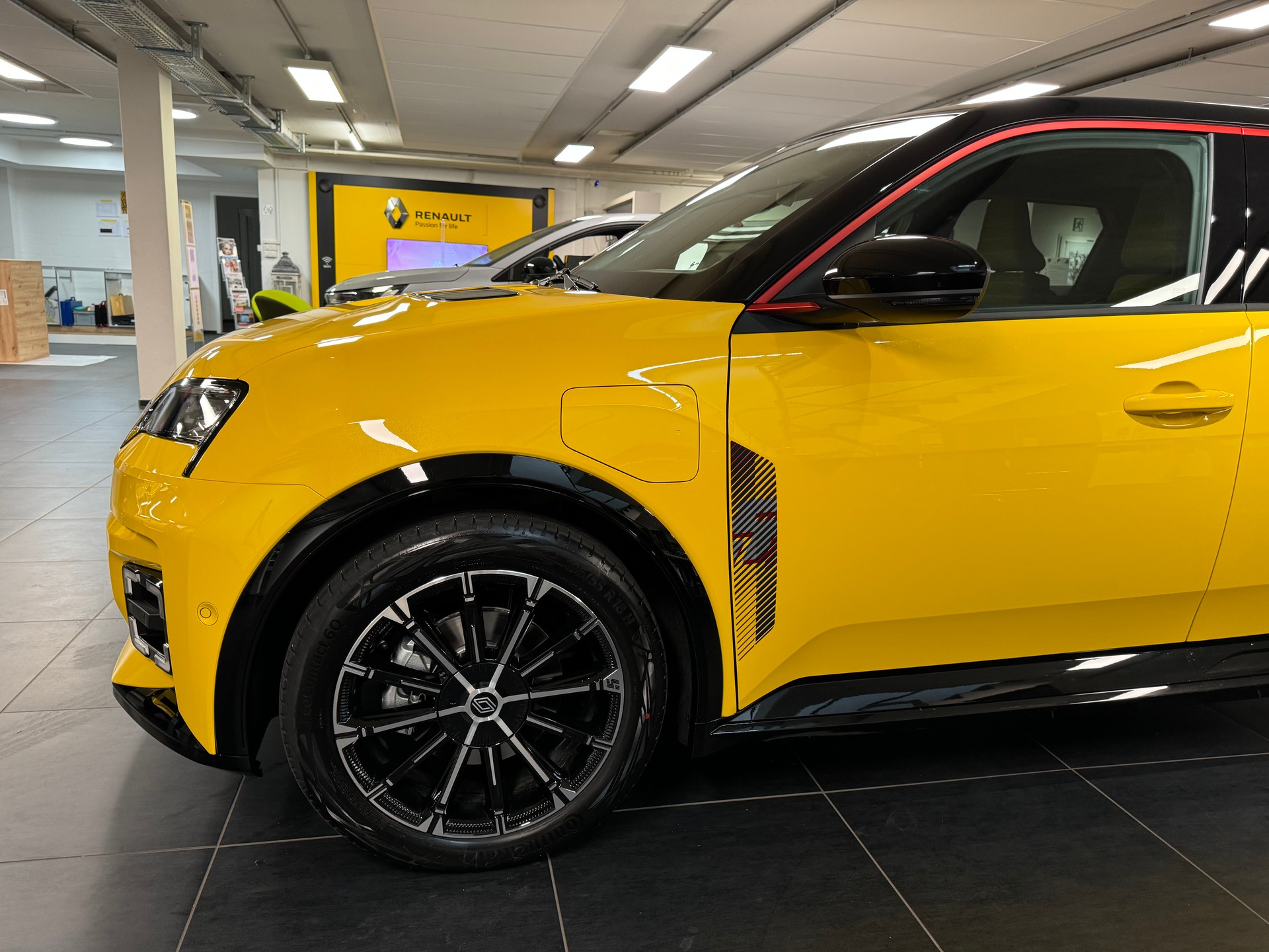 RENAULT R5 E-TECH 100% ELECTRIC iconic five 150PS Comfort Range-image-22