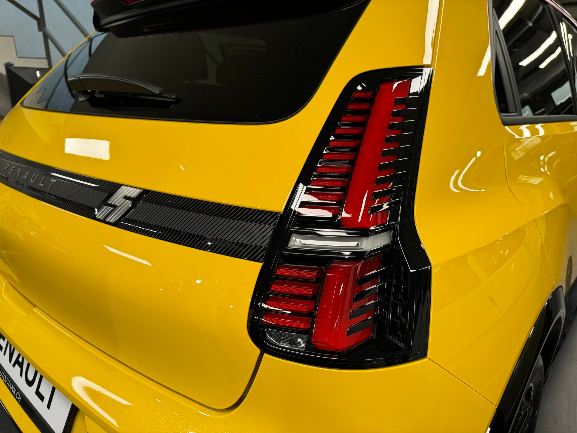 RENAULT R5 E-TECH 100% ELECTRIC iconic five 150PS Comfort Range-image-8