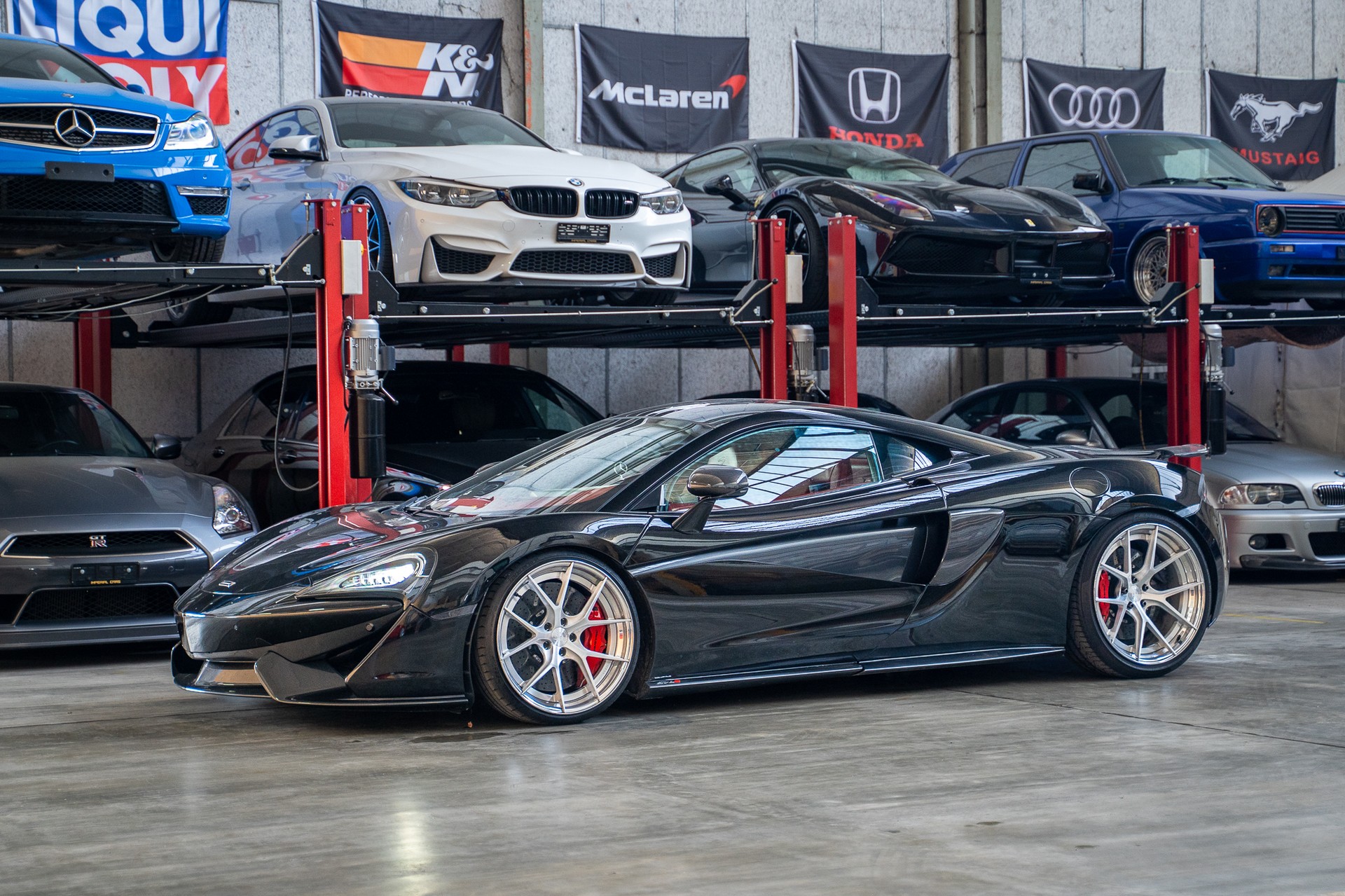 McLAREN 570S Coupé 3.8 V8 SSG-image-1