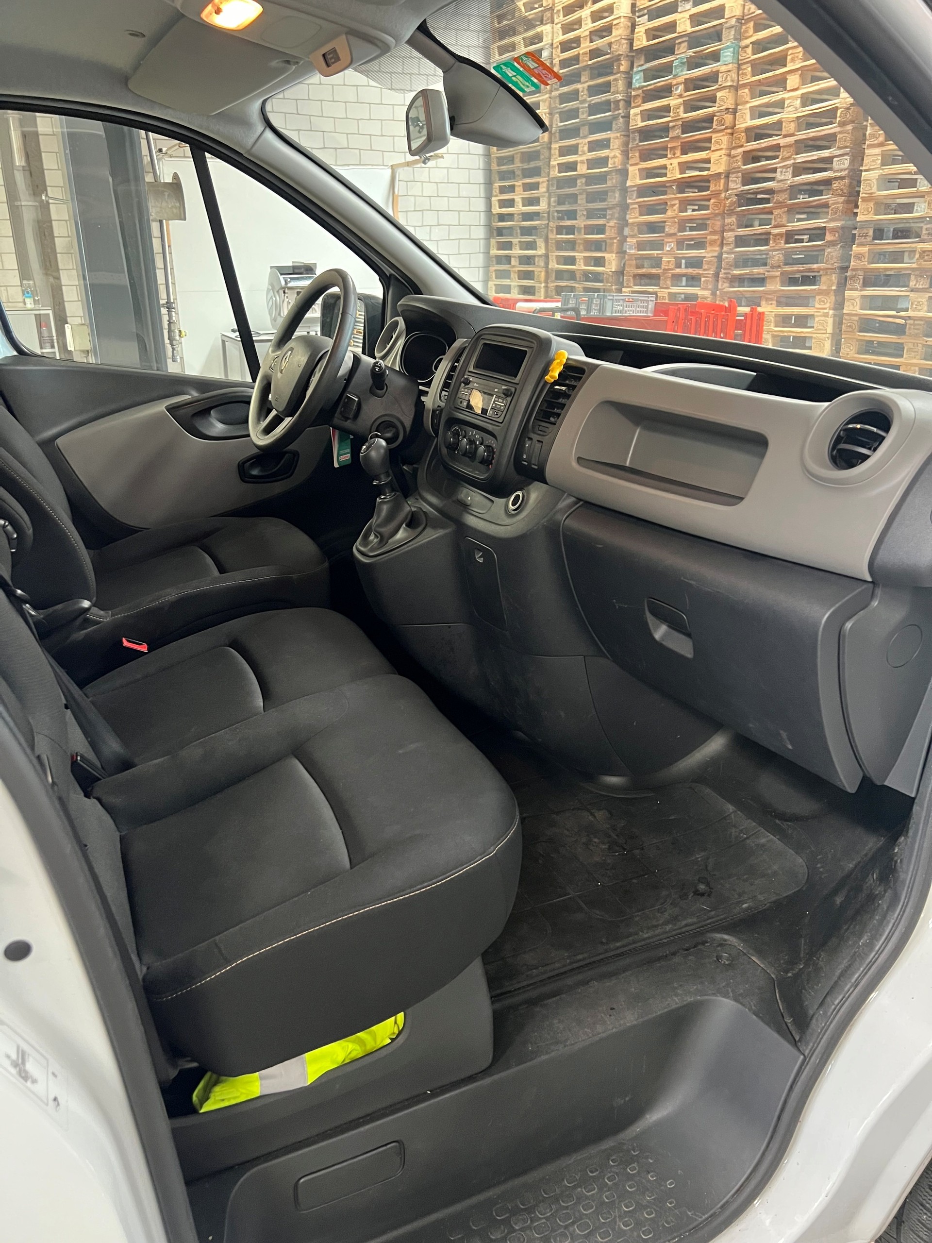 RENAULT Trafic dCi120-image-7