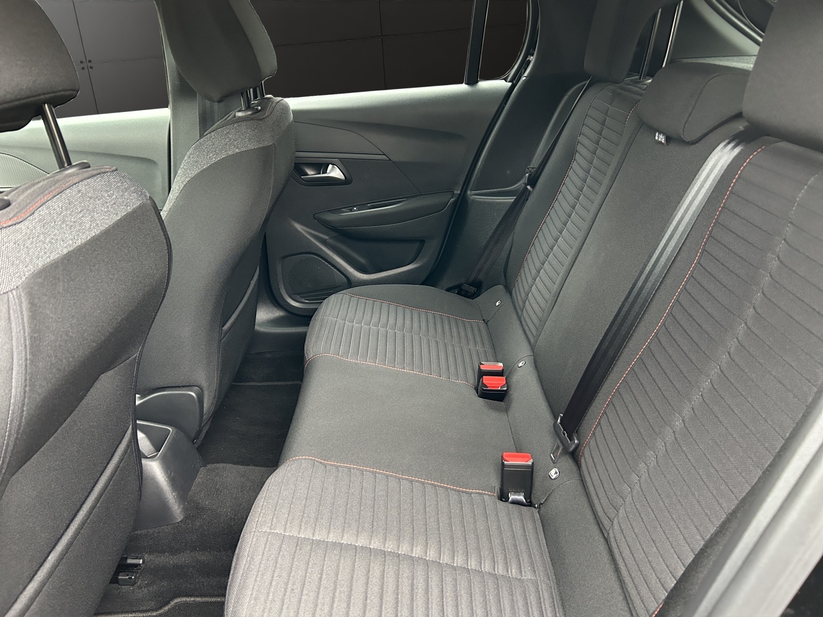 PEUGEOT 208 1.2 PureTech Active Pack-image-11