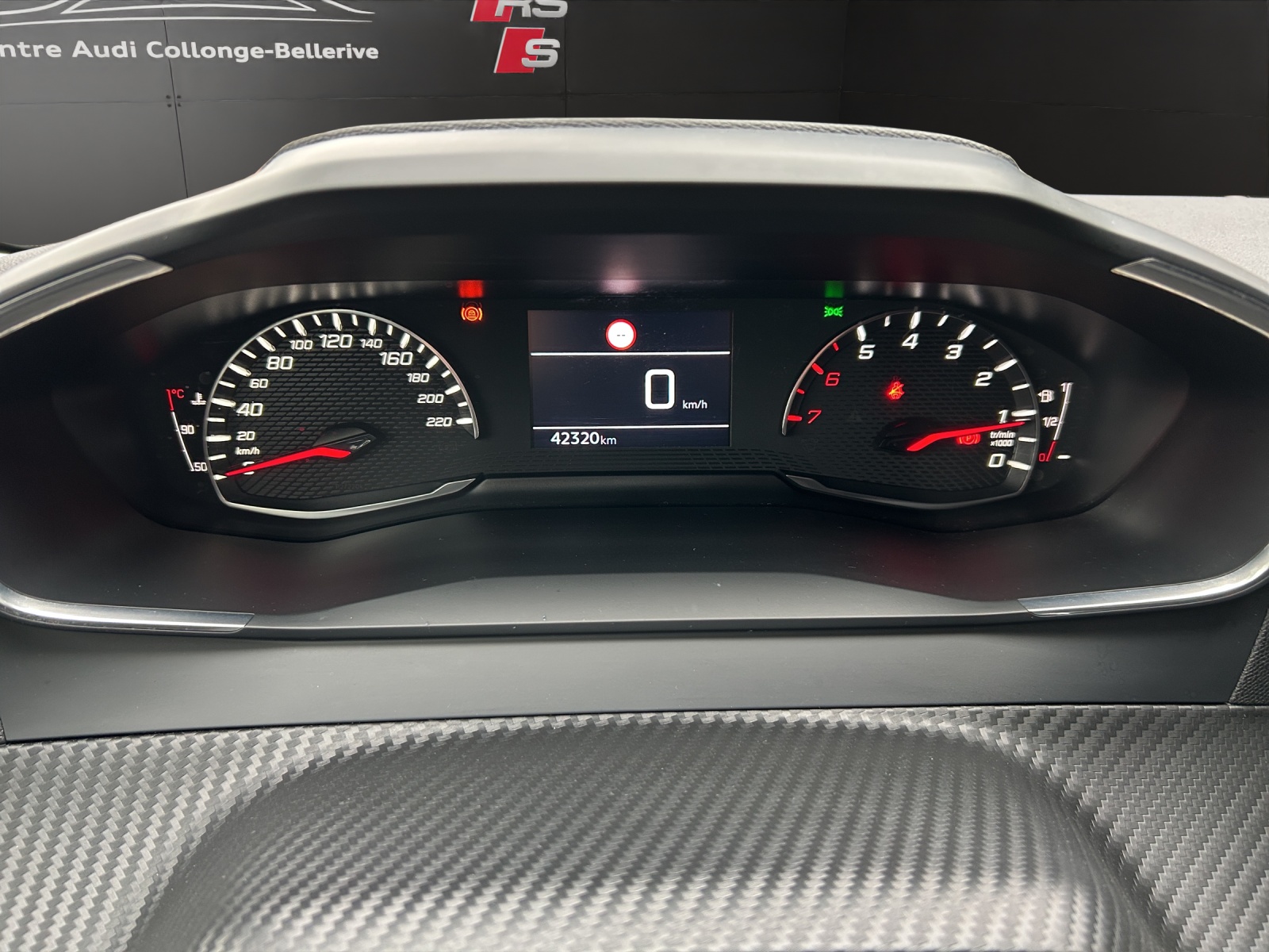 PEUGEOT 208 1.2 PureTech Active Pack-image-10