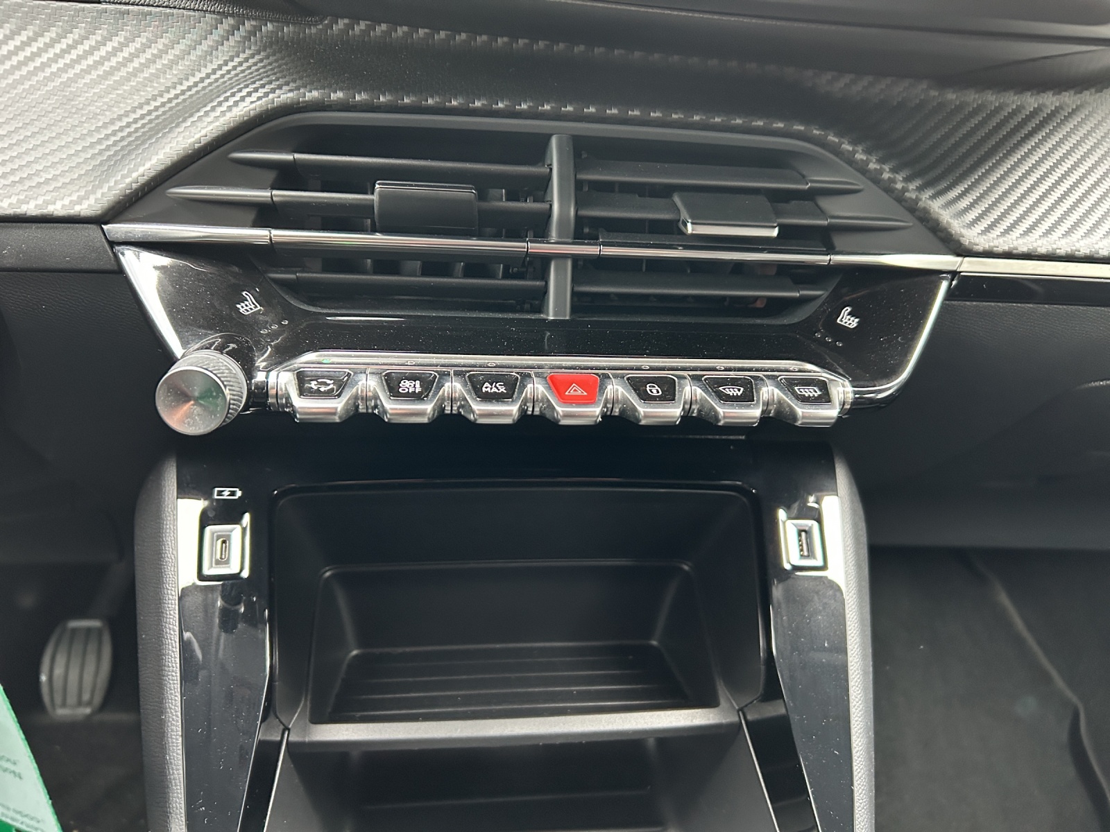 PEUGEOT 208 1.2 PureTech Active Pack-image-13
