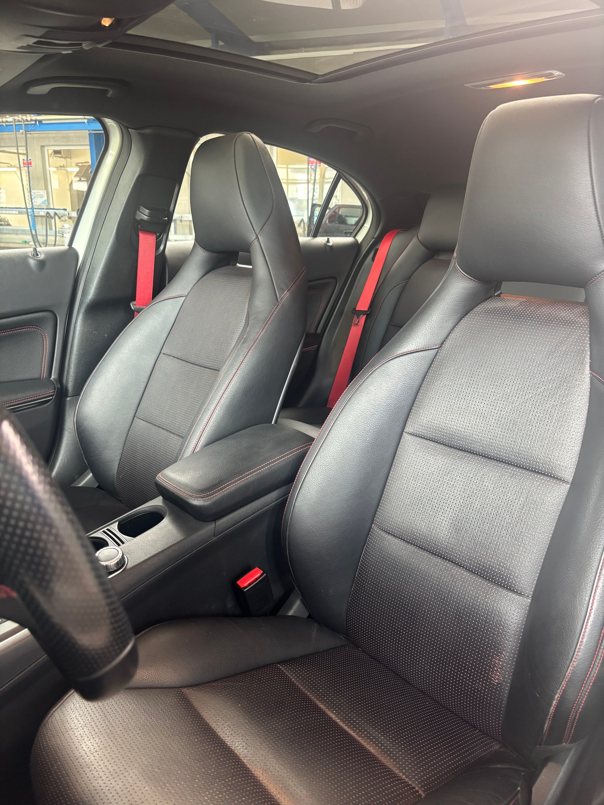 MERCEDES-BENZ A 45 AMG-image-4