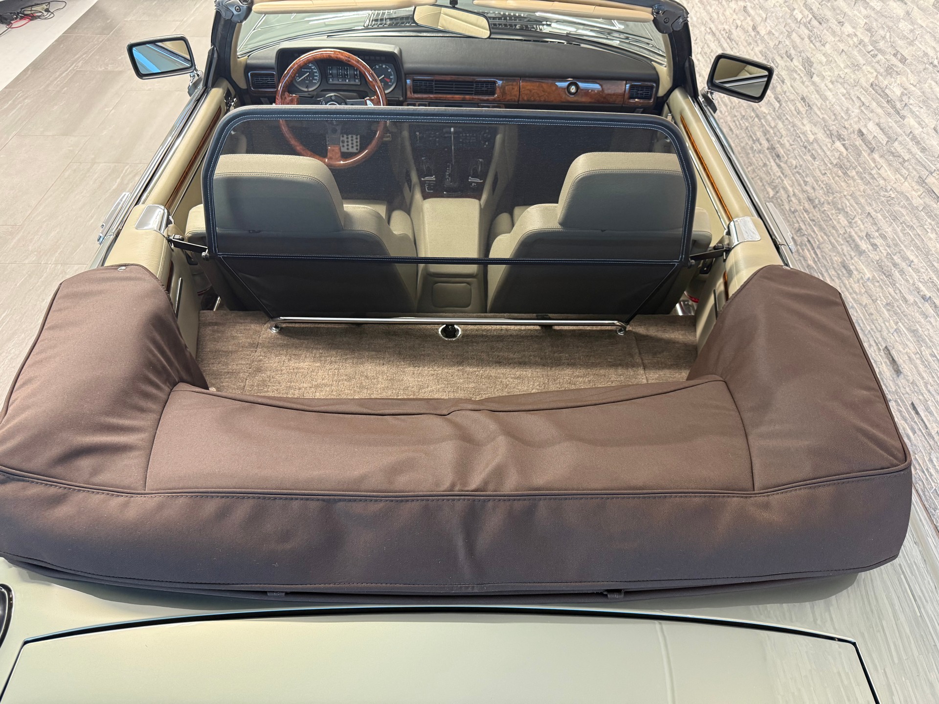 JAGUAR XJS 5.3 V12 Convertible-image-14