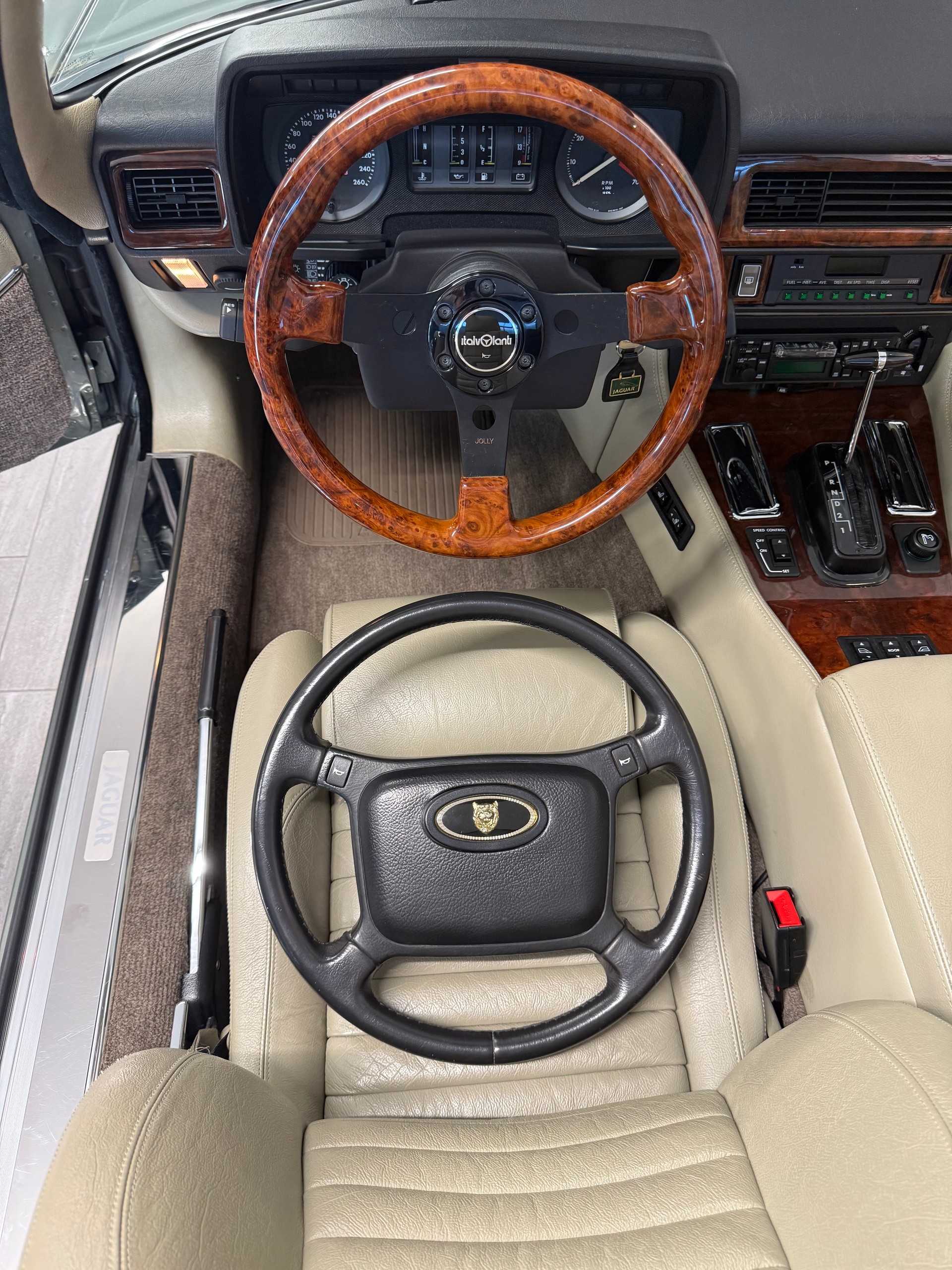 JAGUAR XJS 5.3 V12 Convertible-image-29