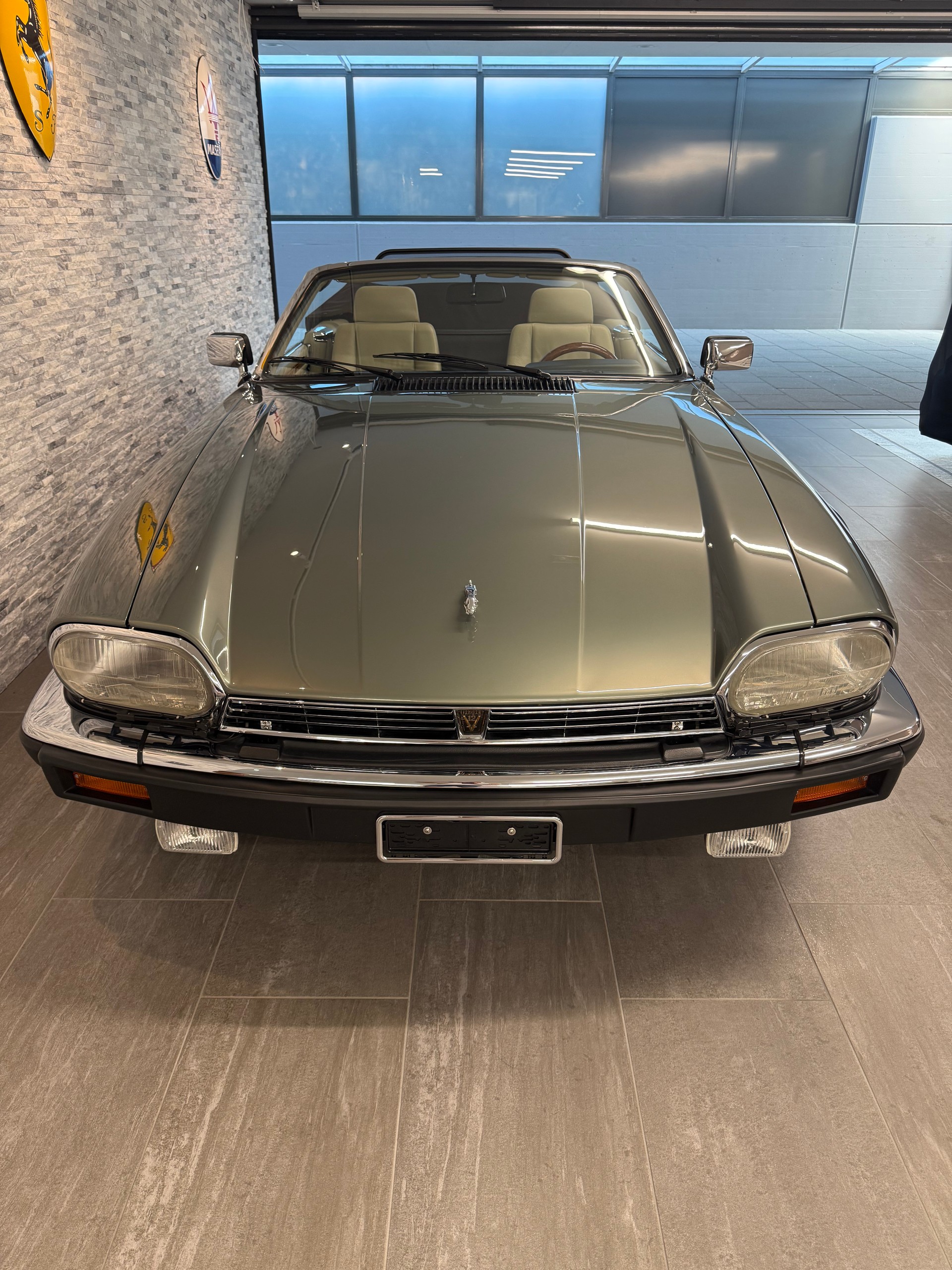 JAGUAR XJS 5.3 V12 Convertible-image-7