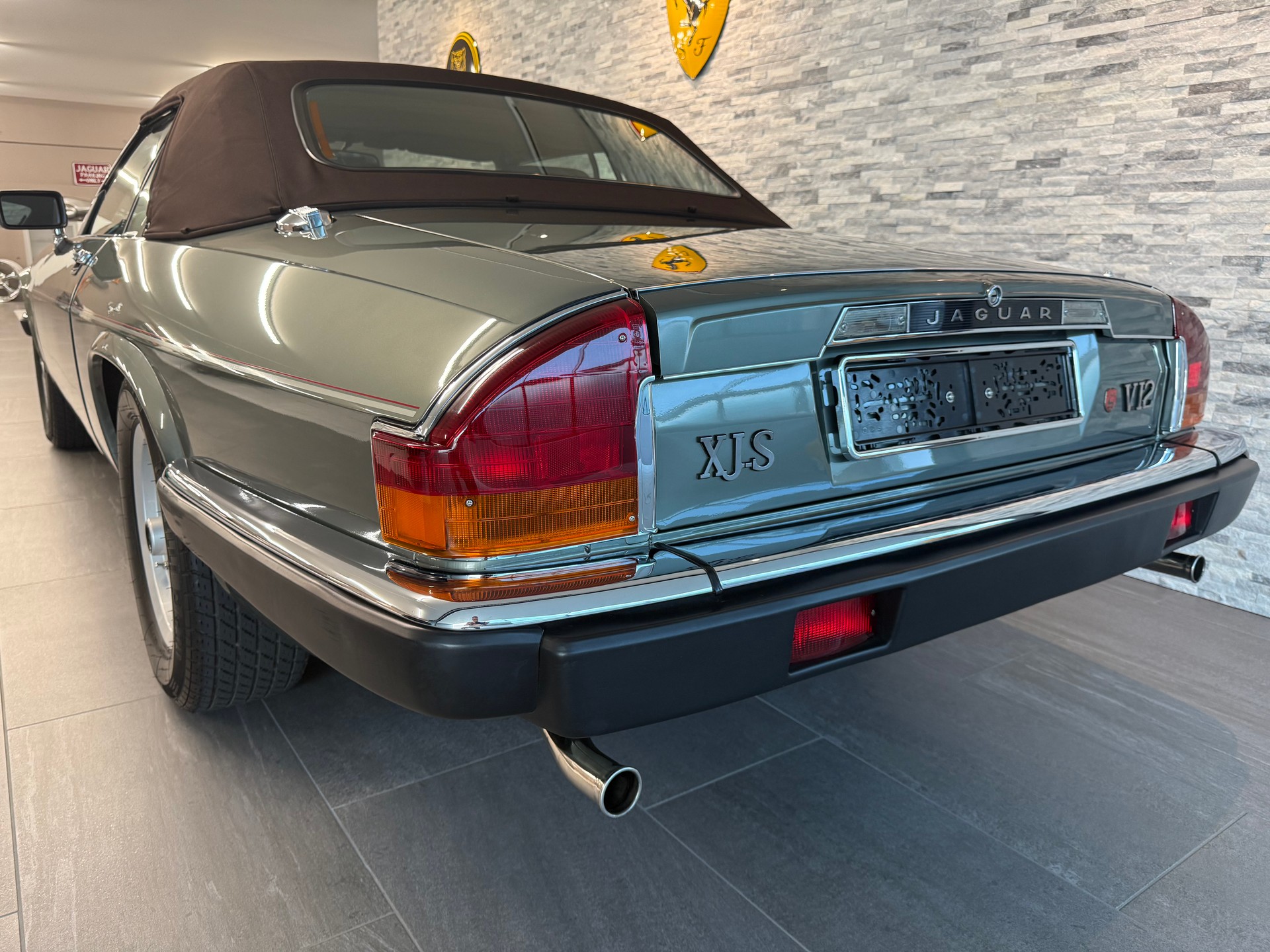 JAGUAR XJS 5.3 V12 Convertible-image-2