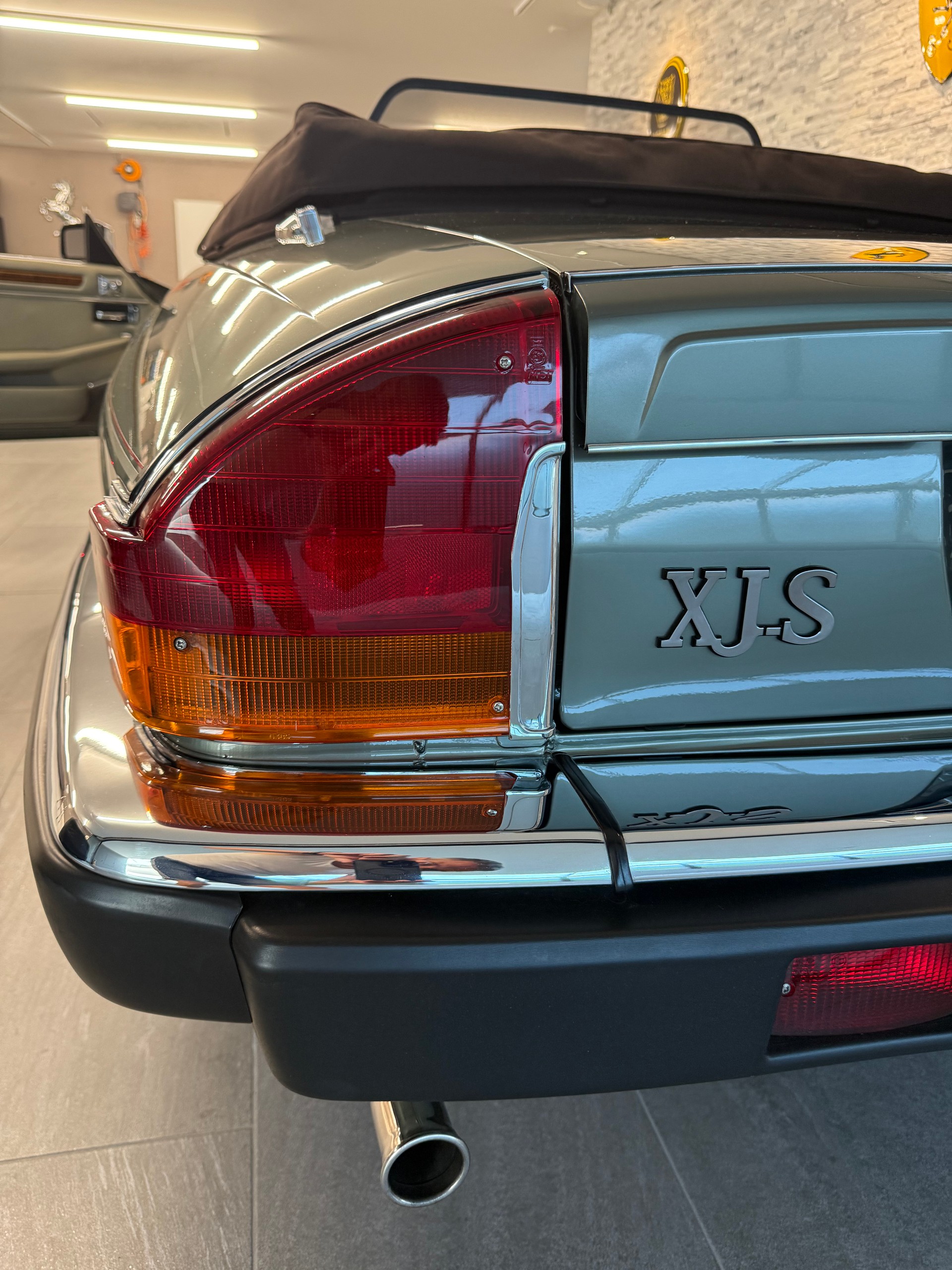 JAGUAR XJS 5.3 V12 Convertible-image-27