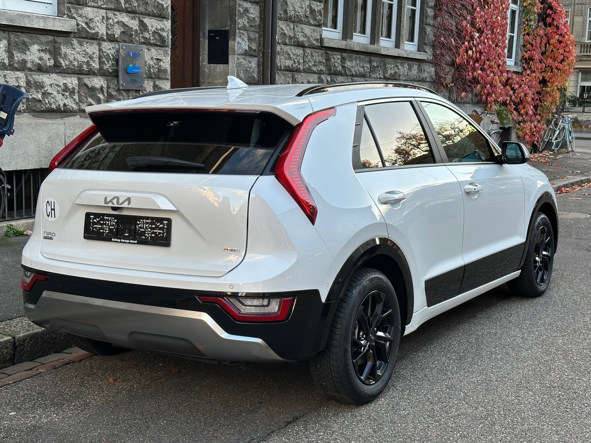 KIA Niro 1.6GDi Plug-in Hybrid Style DCT-image-3