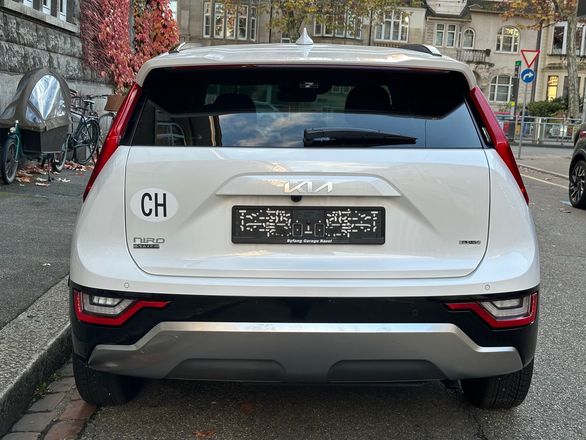 KIA Niro 1.6GDi Plug-in Hybrid Style DCT-image-4