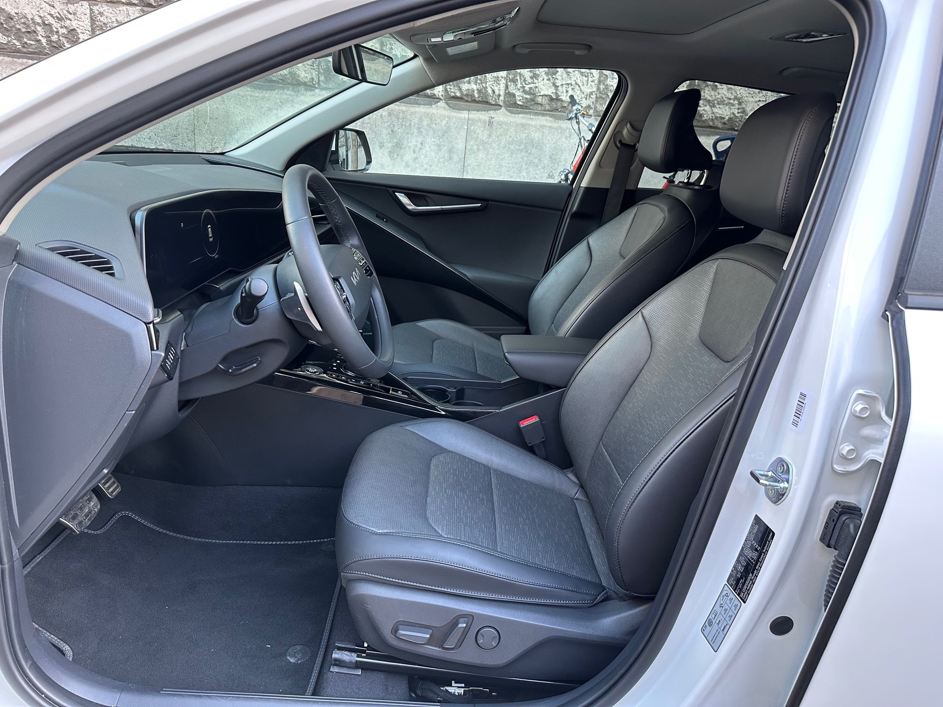 KIA Niro 1.6GDi Plug-in Hybrid Style DCT-image-8