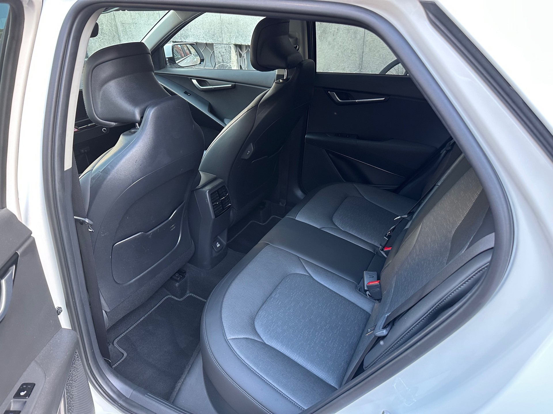 KIA Niro 1.6GDi Plug-in Hybrid Style DCT-image-10