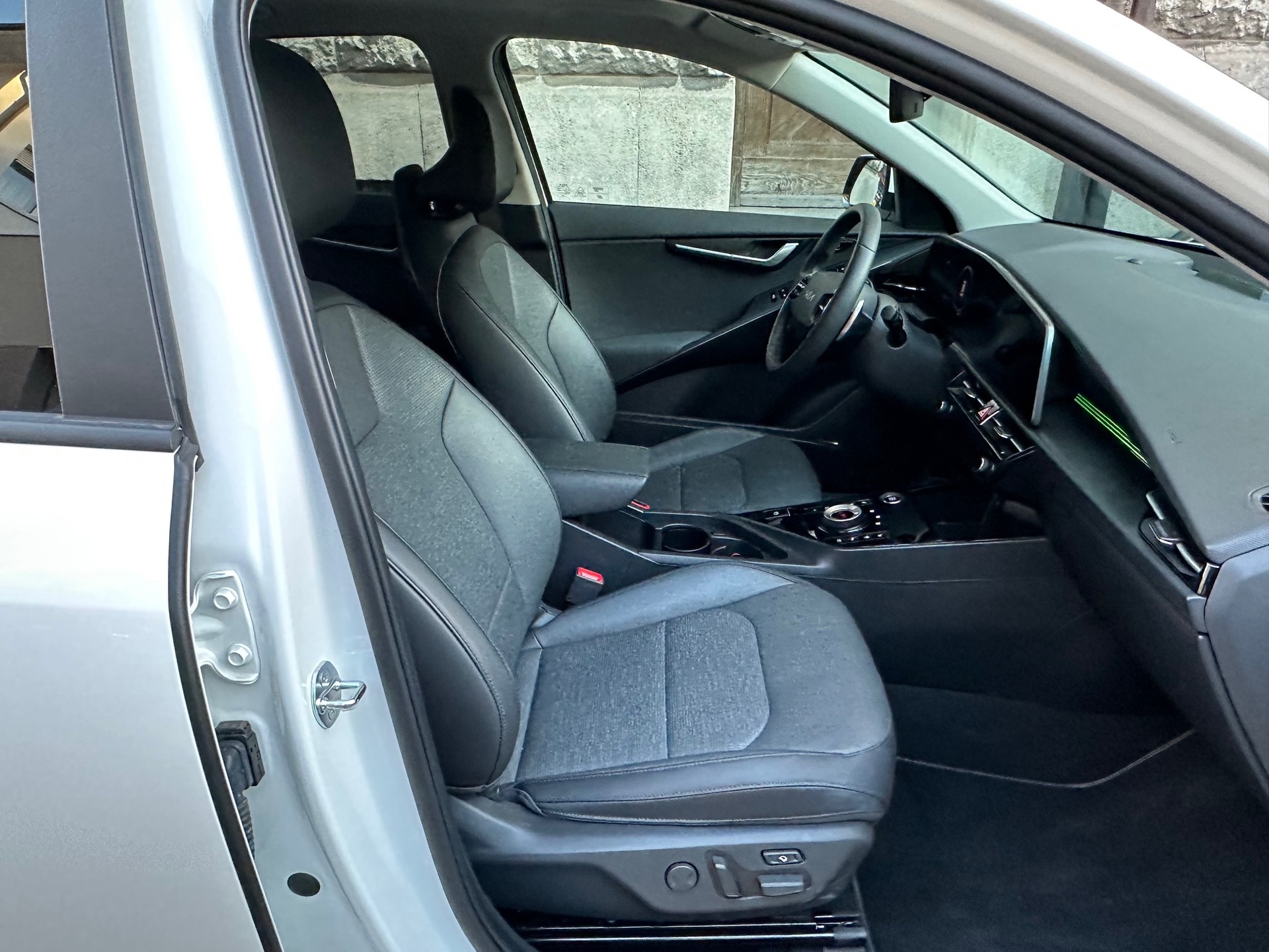 KIA Niro 1.6GDi Plug-in Hybrid Style DCT-image-9