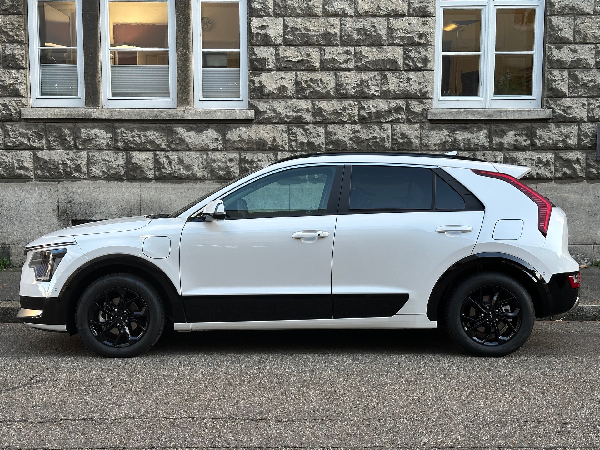 KIA Niro 1.6GDi Plug-in Hybrid Style DCT-image-6