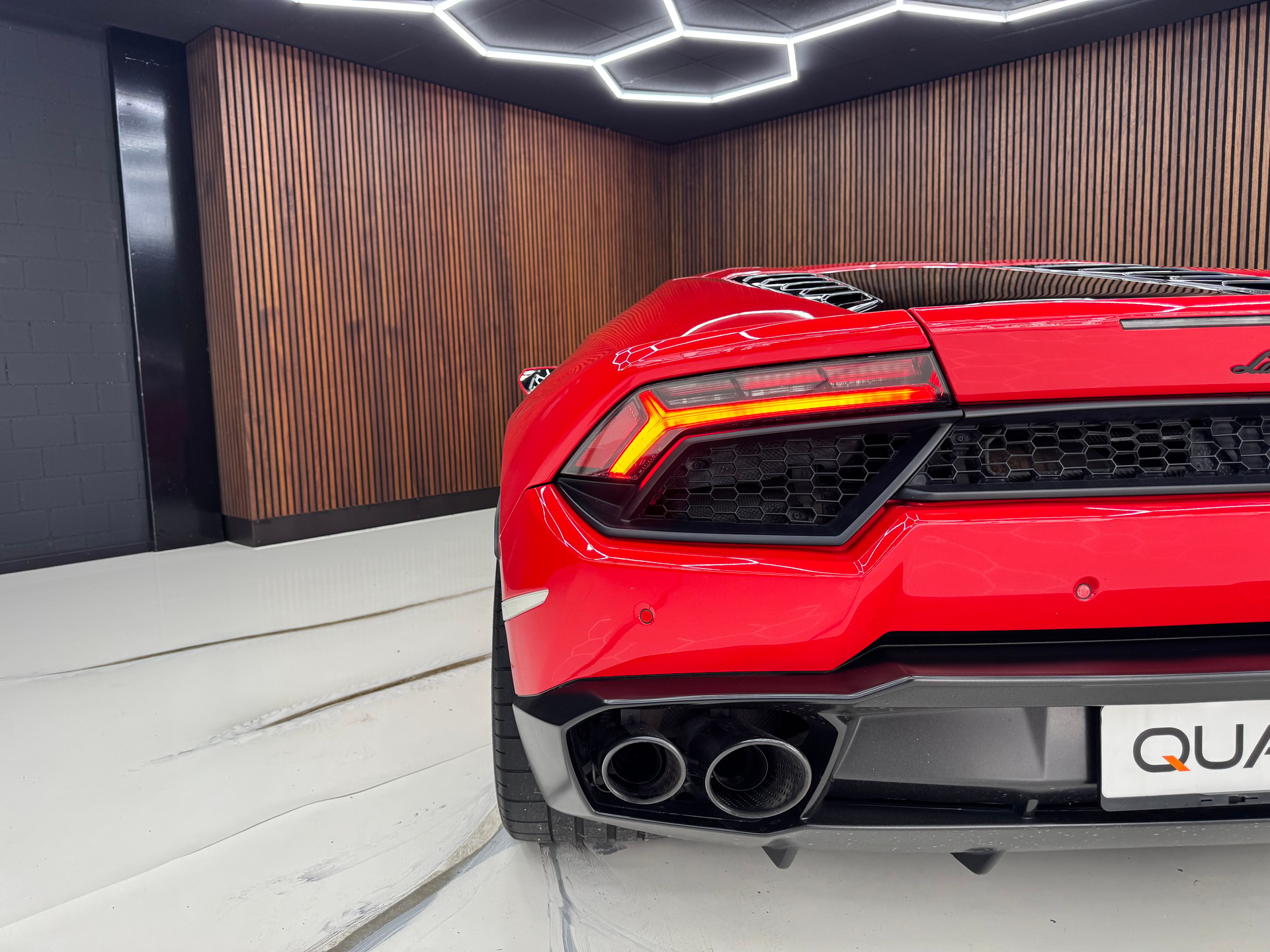 LAMBORGHINI Huracan LP580-2 Coupé DCT RWD-image-8