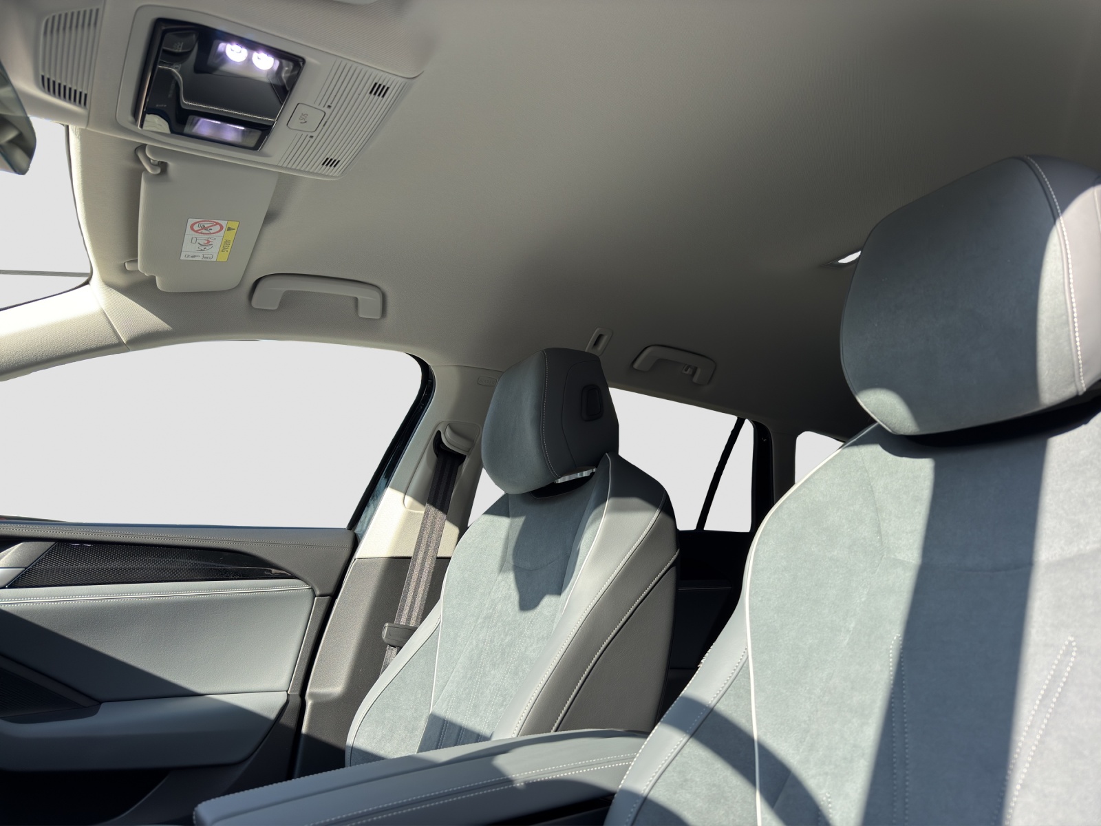 VW Passat Variant 1.5 eTSI evo2 Business DSG-image-14