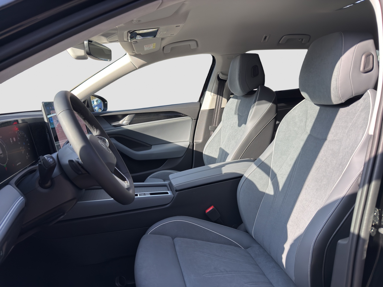 VW Passat Variant 1.5 eTSI evo2 Business DSG-image-8