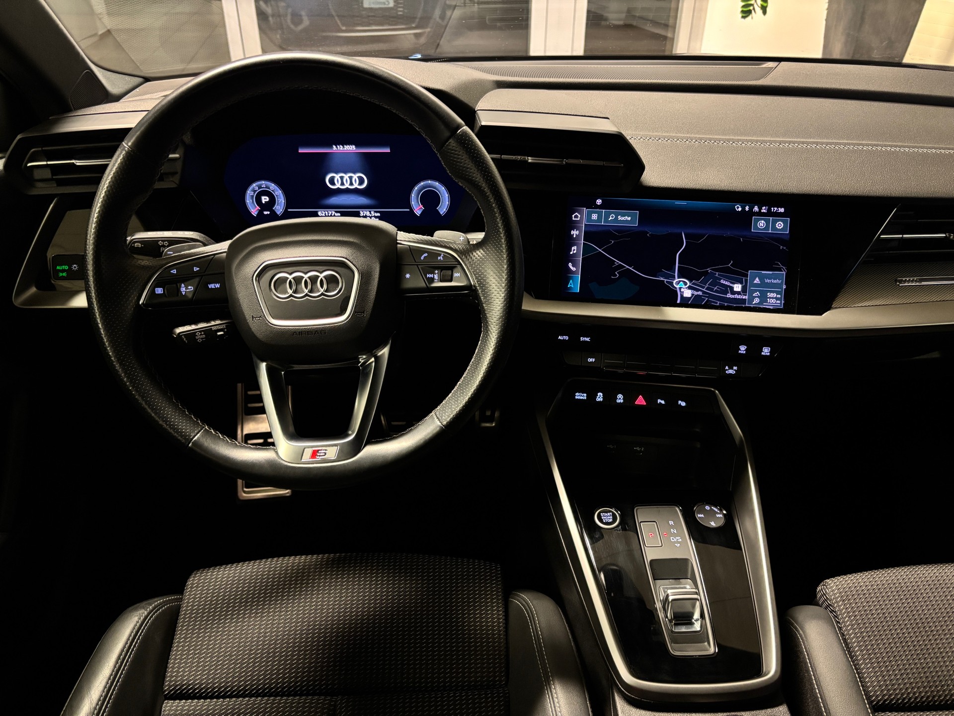 AUDI A3 Sportback 35 TFSI S-Line S-tronic-image-10