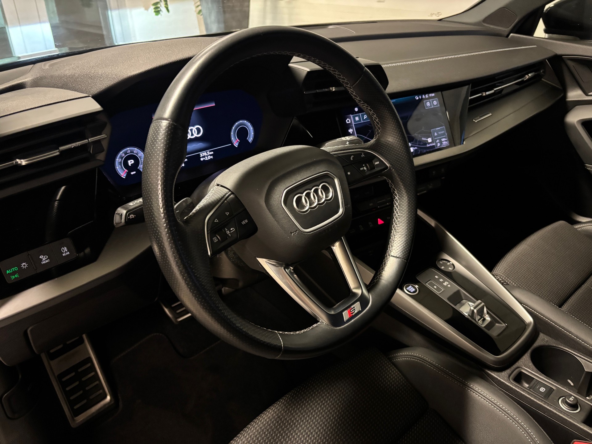 AUDI A3 Sportback 35 TFSI S-Line S-tronic-image-5