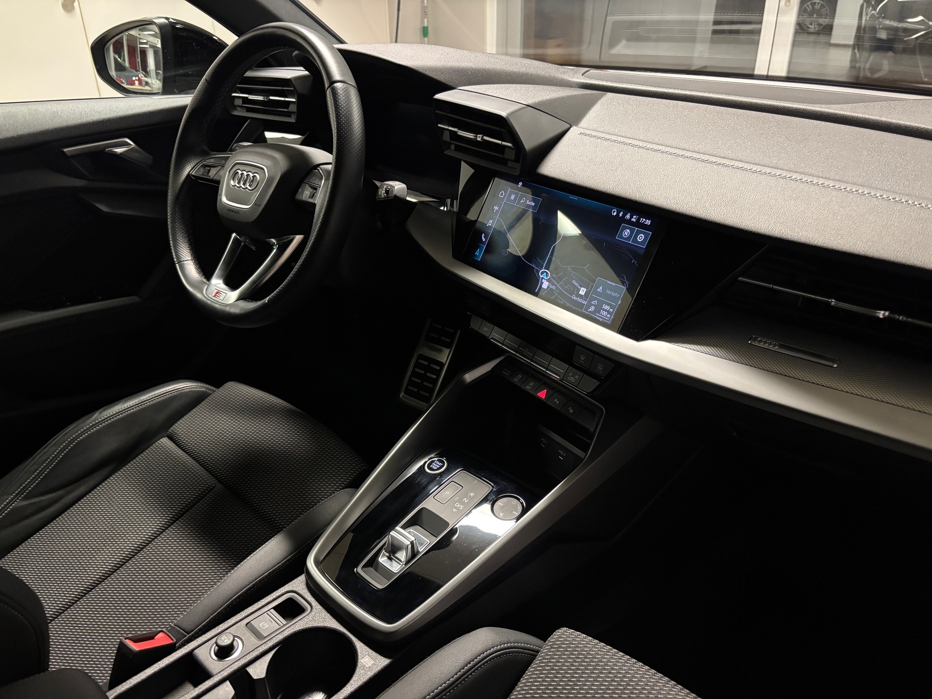 AUDI A3 Sportback 35 TFSI S-Line S-tronic-image-8