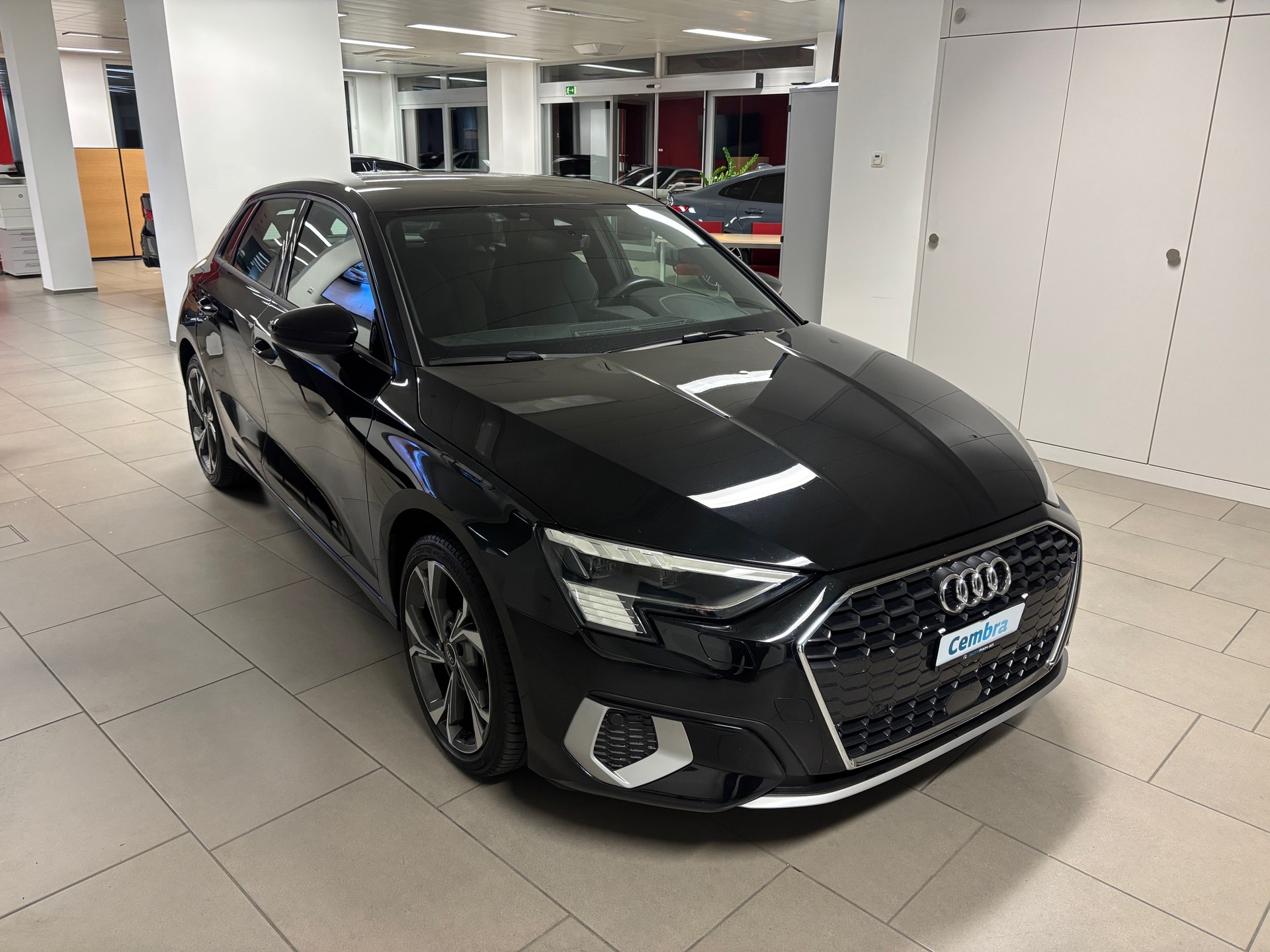AUDI A3 Sportback 35 TFSI S-Line S-tronic-image-1