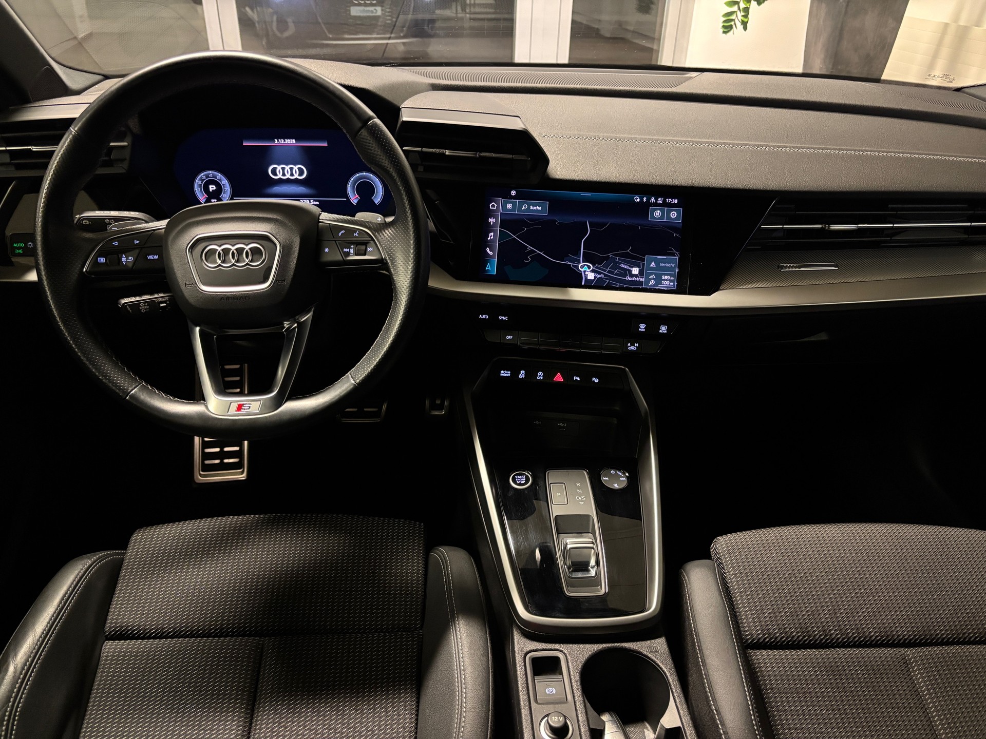 AUDI A3 Sportback 35 TFSI S-Line S-tronic-image-11