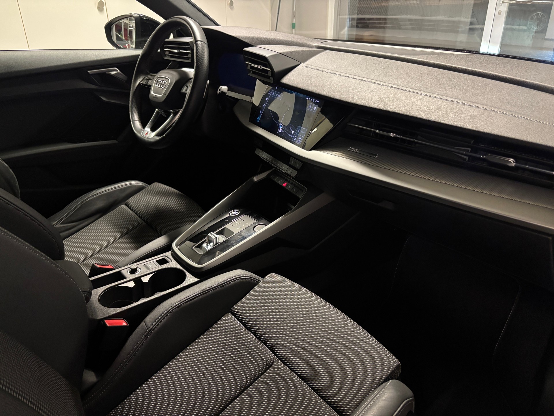 AUDI A3 Sportback 35 TFSI S-Line S-tronic-image-7