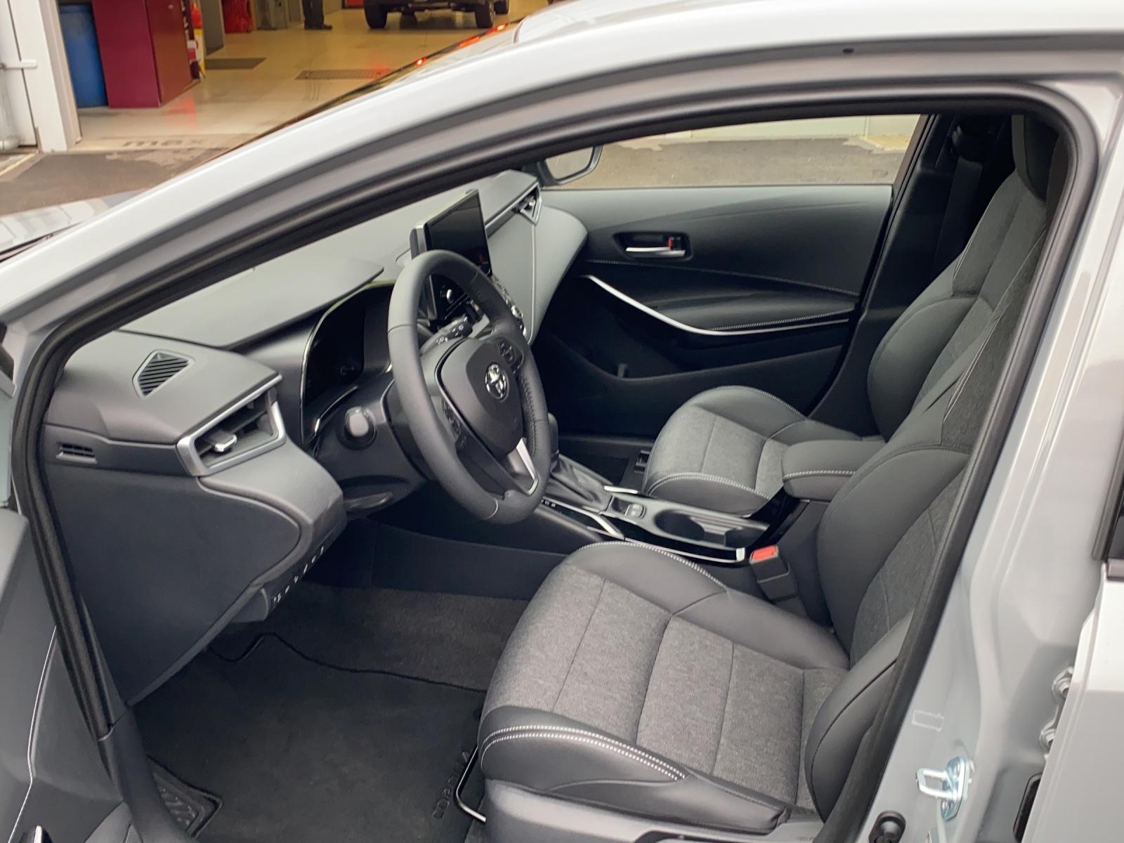 TOYOTA Corolla 1.8 HSD Trend-image-4