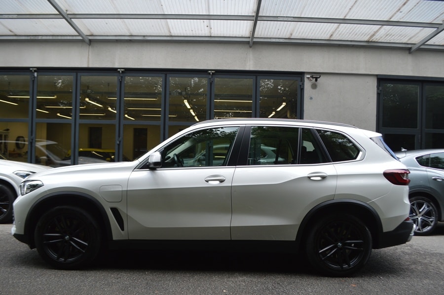 BMW X5 xDrive45e Steptronic I Mineralweiss Metallic-image-13
