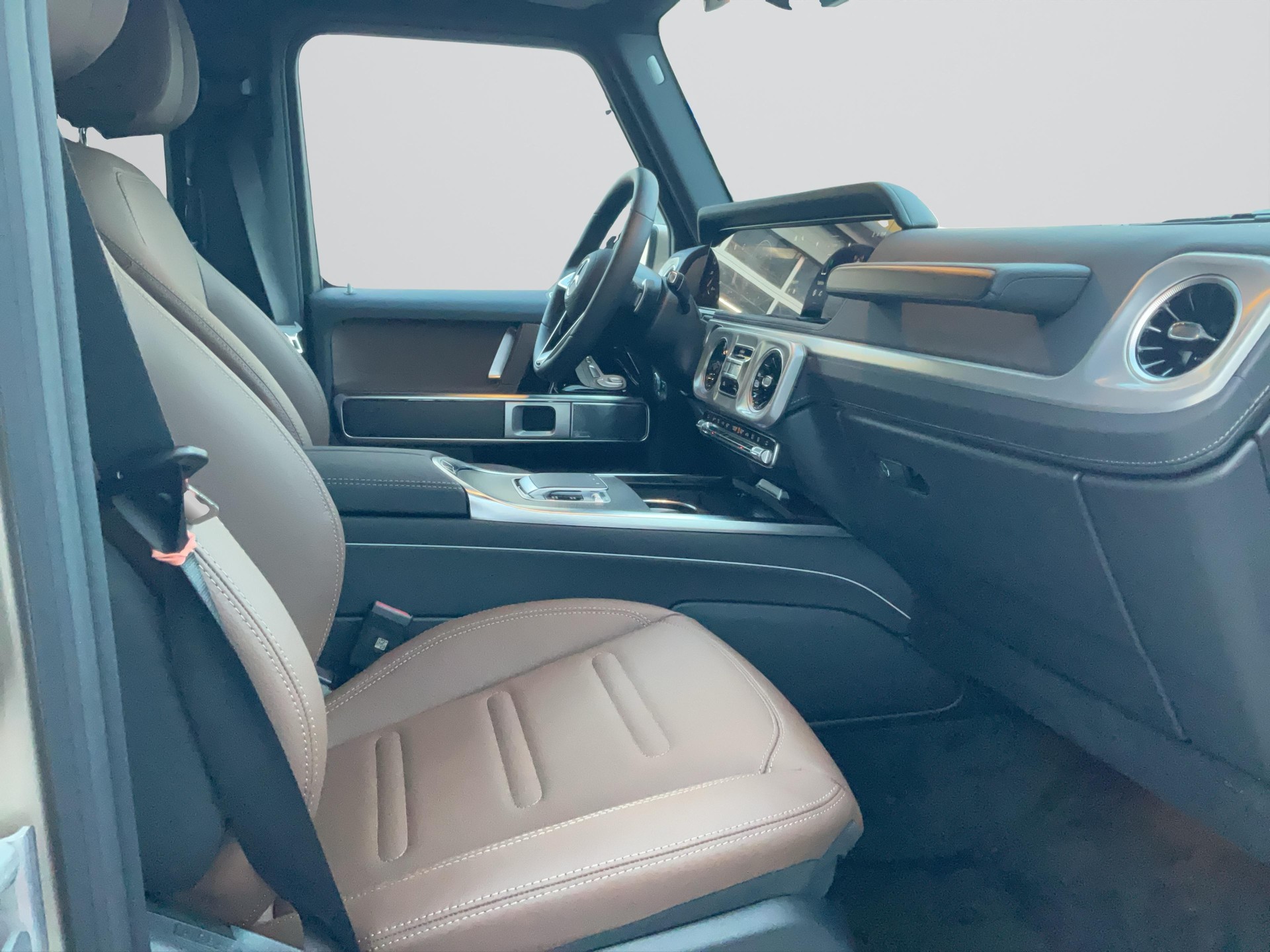 MERCEDES-BENZ G 450 d AMG Line-image-6